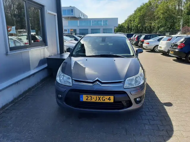 Citroen C4 view 3