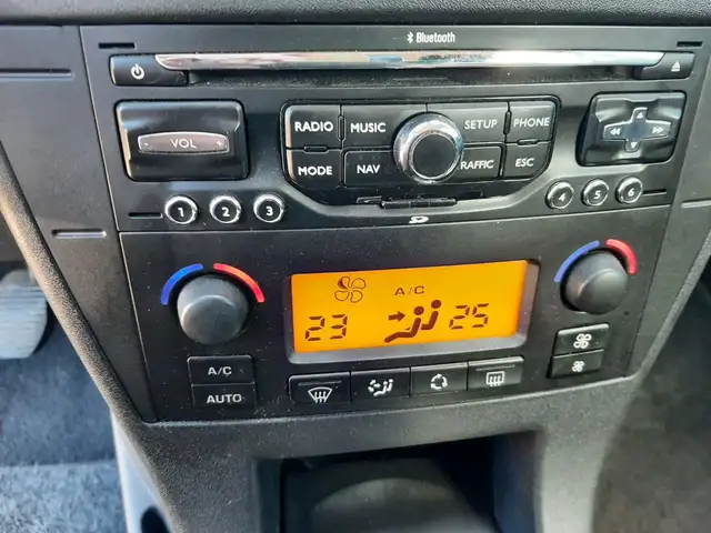 Citroen C4 view 15