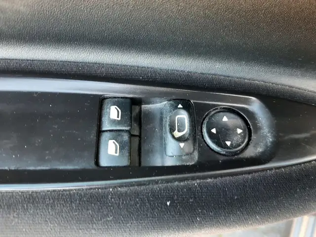 Citroen C4 view 8
