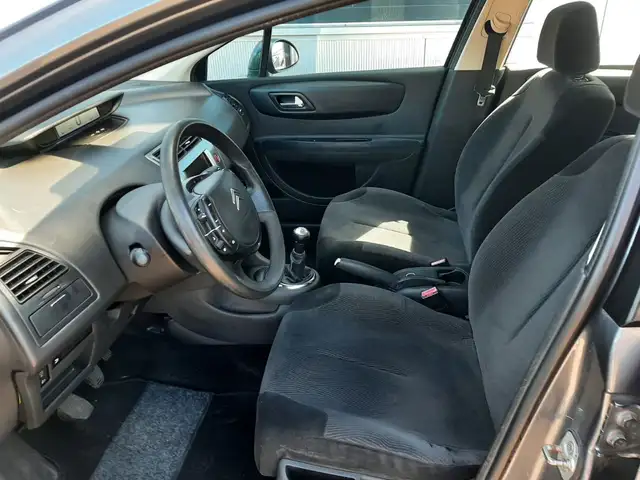 Citroen C4 view 7