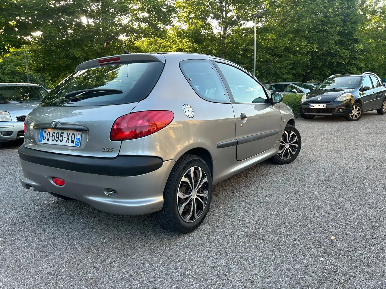 Peugeot 206 XS 1.6 110ch Garantie 3 mois Clim Auto, foto 4