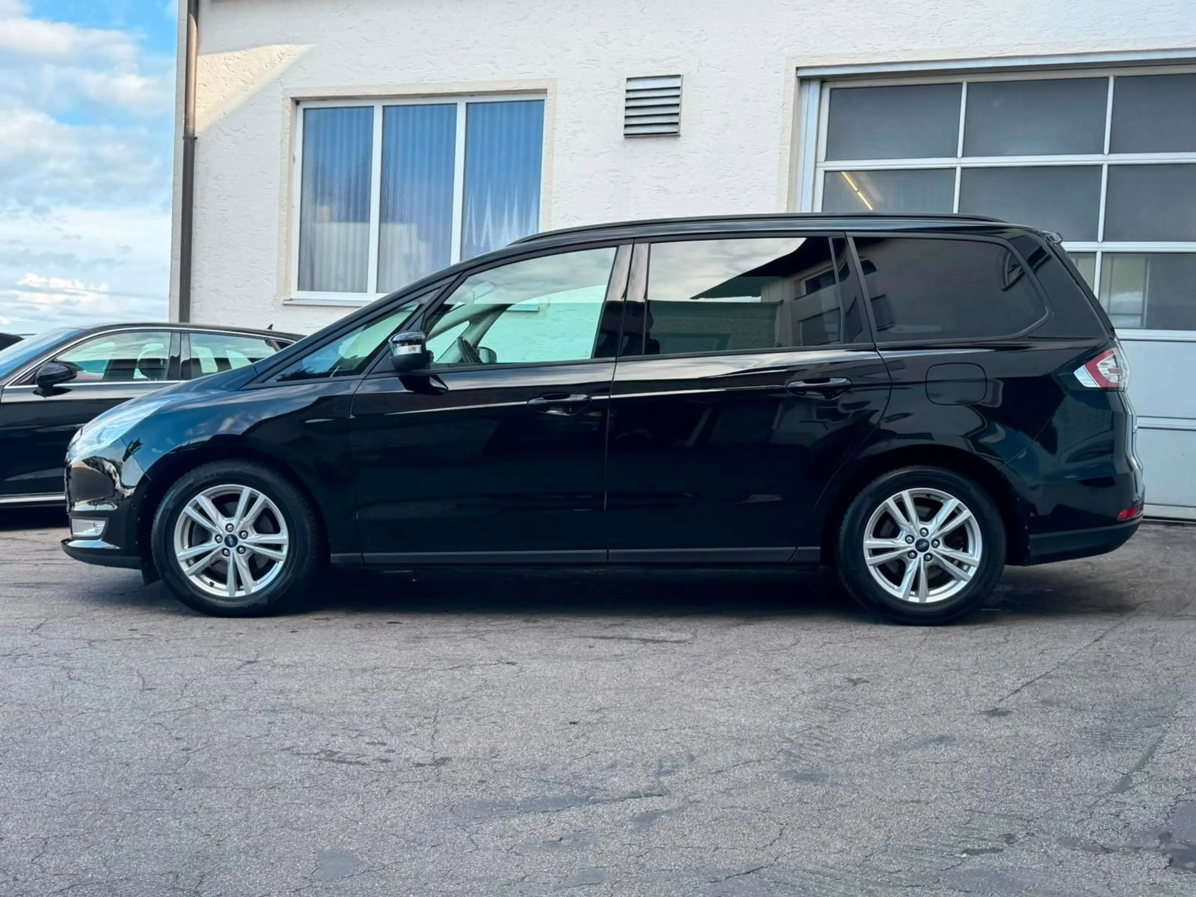 Ford Galaxy Business 7SITZE KEYLESS NAVI SHZ TEMP AHK — photo 9