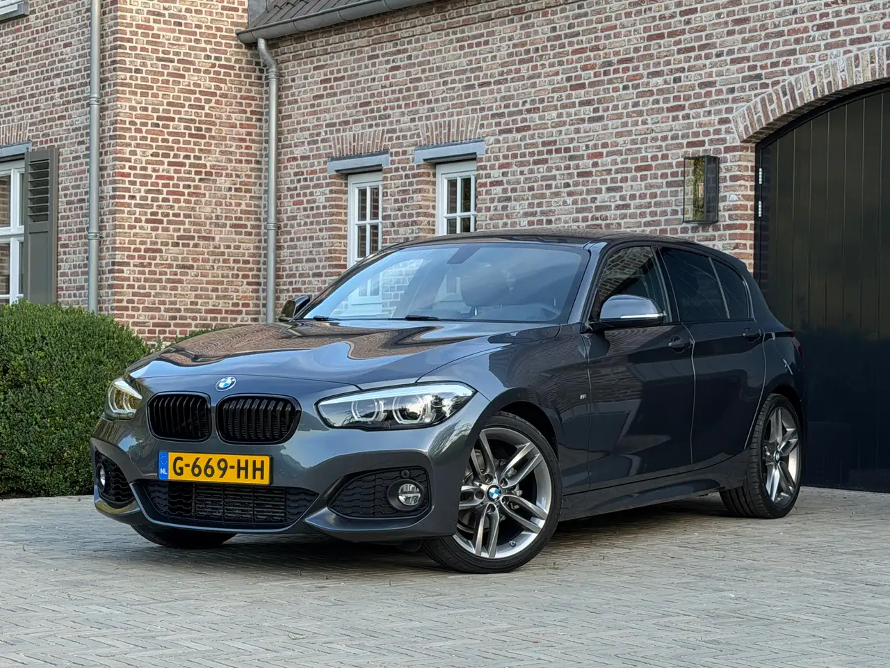 BMW 118
