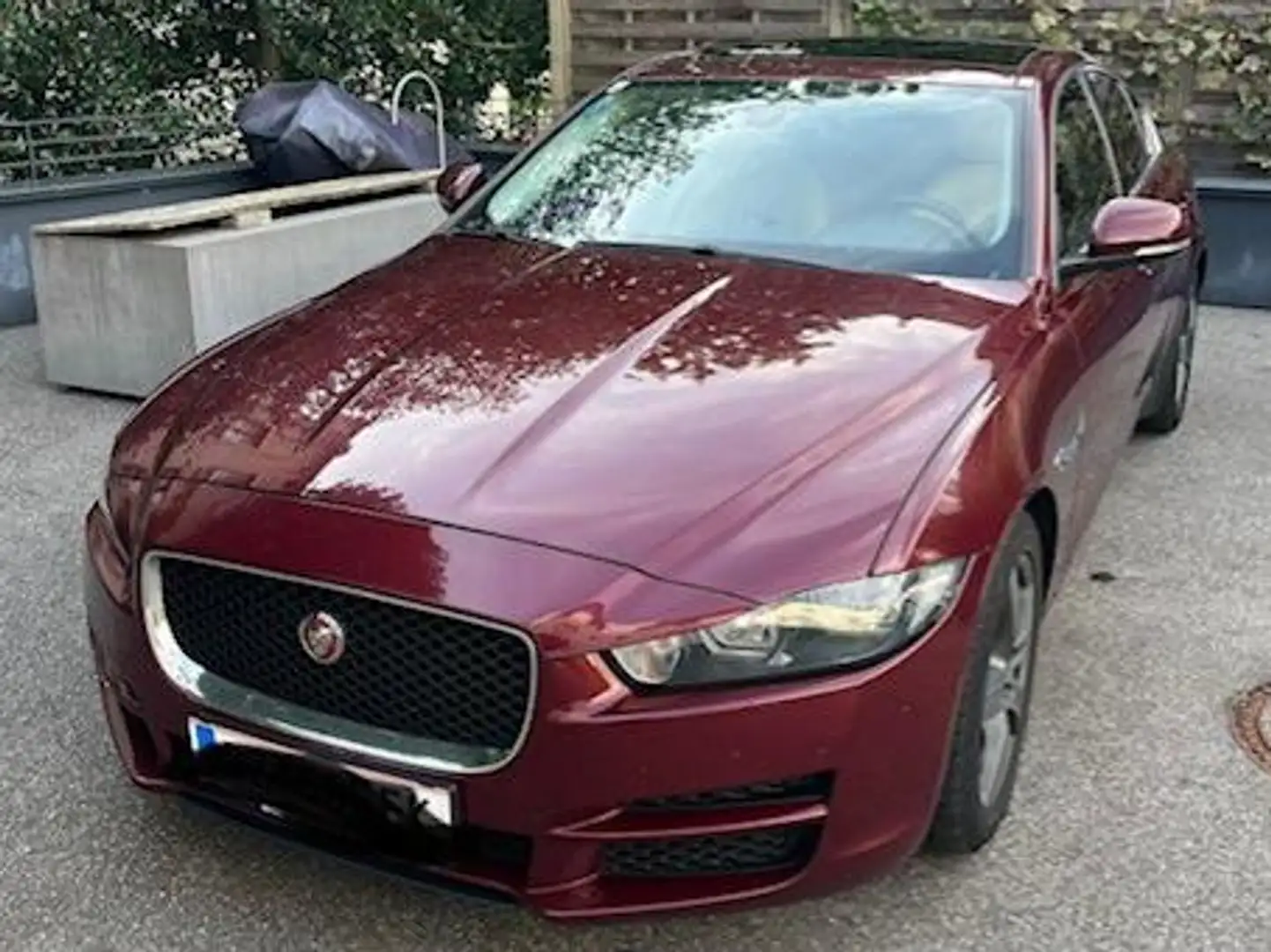 Jaguar XE XE 20d Prestige Rot - 1