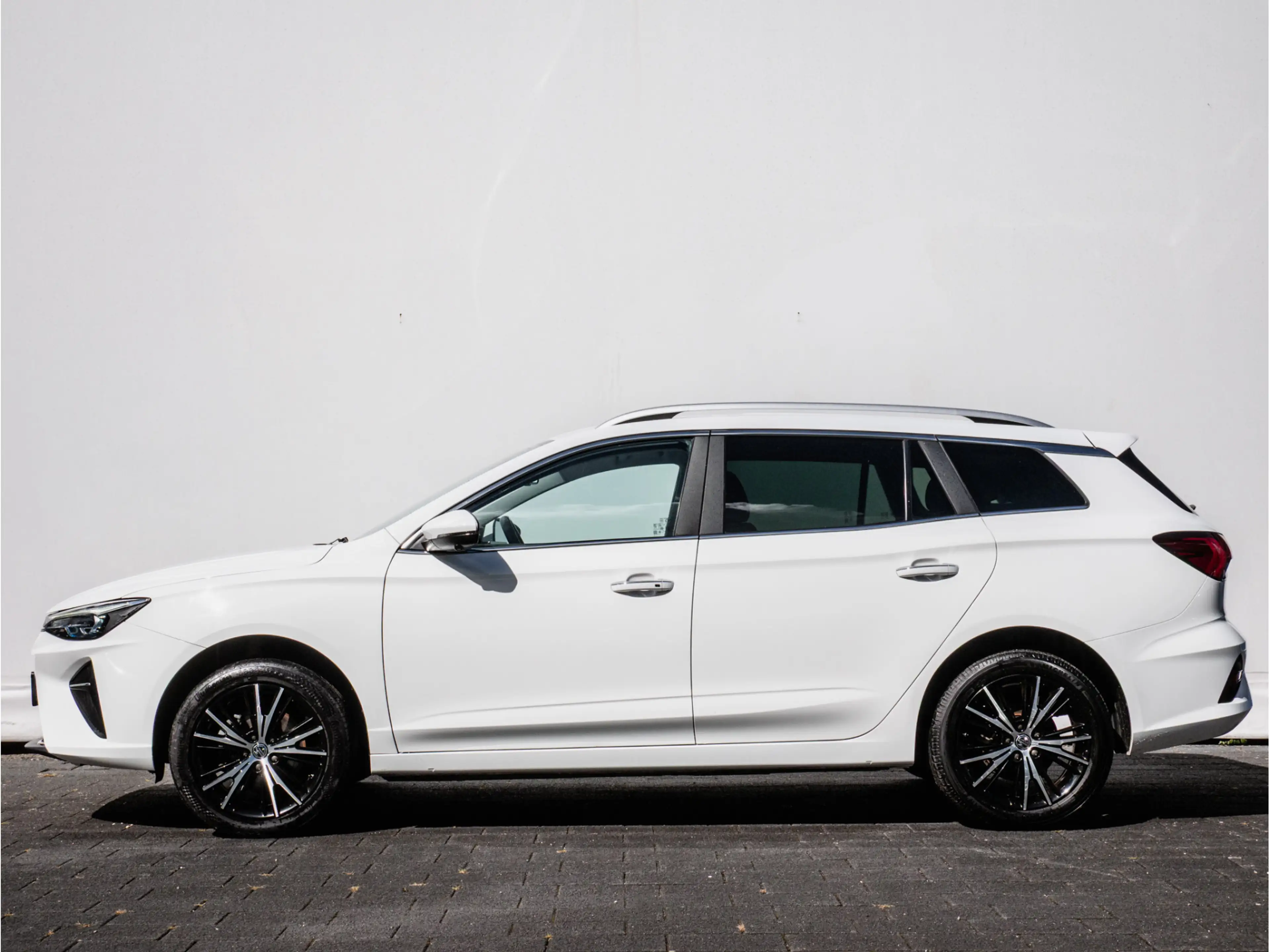 MG MG5 Electric Standard Range Luxury 50 kWh Leer/ 360 Ca — photo 7