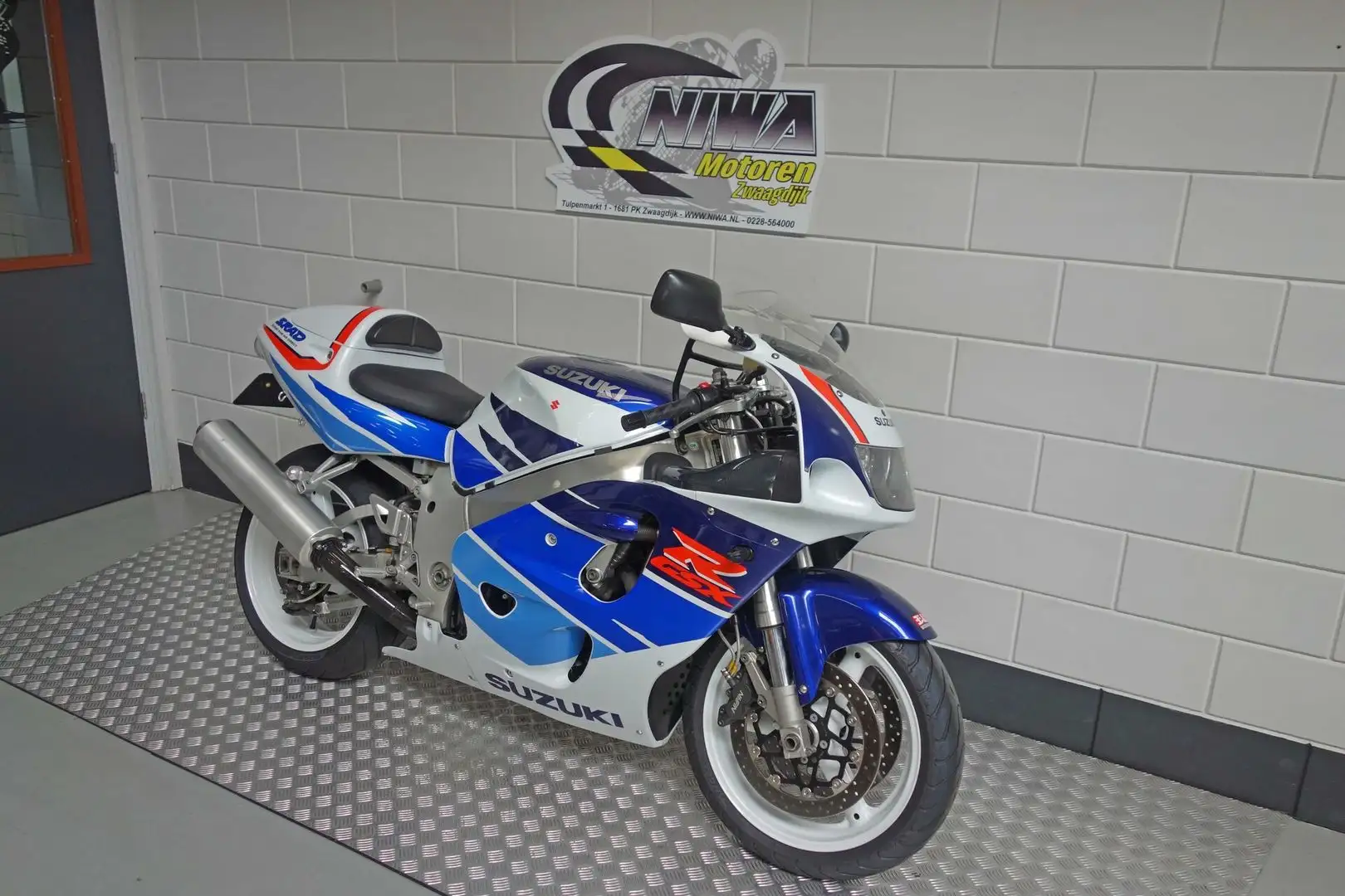 Suzuki GSX-R 750 Alb - 2