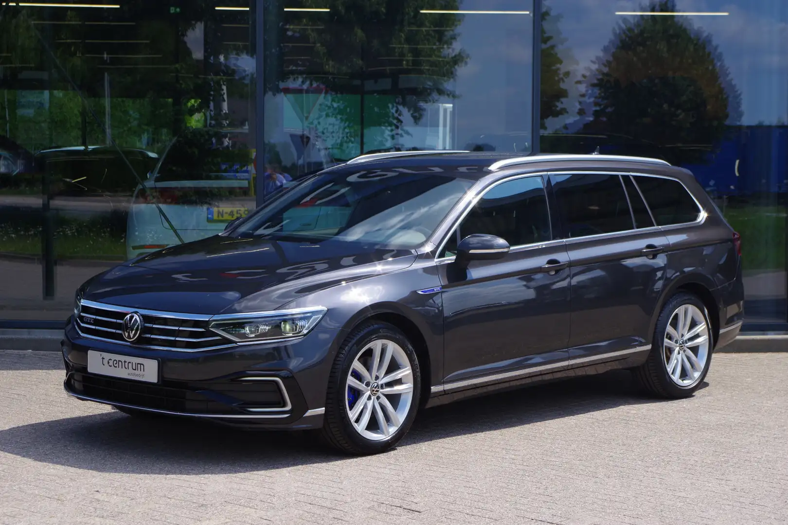 Volkswagen Passat Variant 1.4 TSI PHEV GTE 218 PK Business PHEV, Leder-Alcan Grijs - 1
