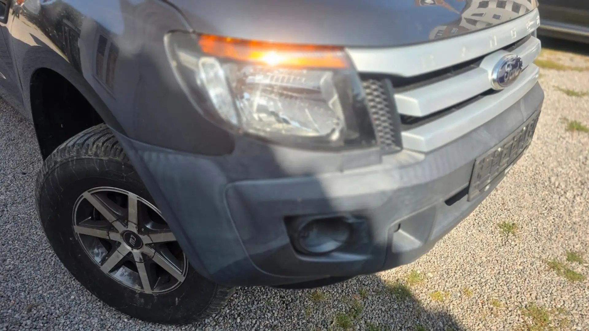 Ford Ranger 2.2 Speed XLT Grau - 1