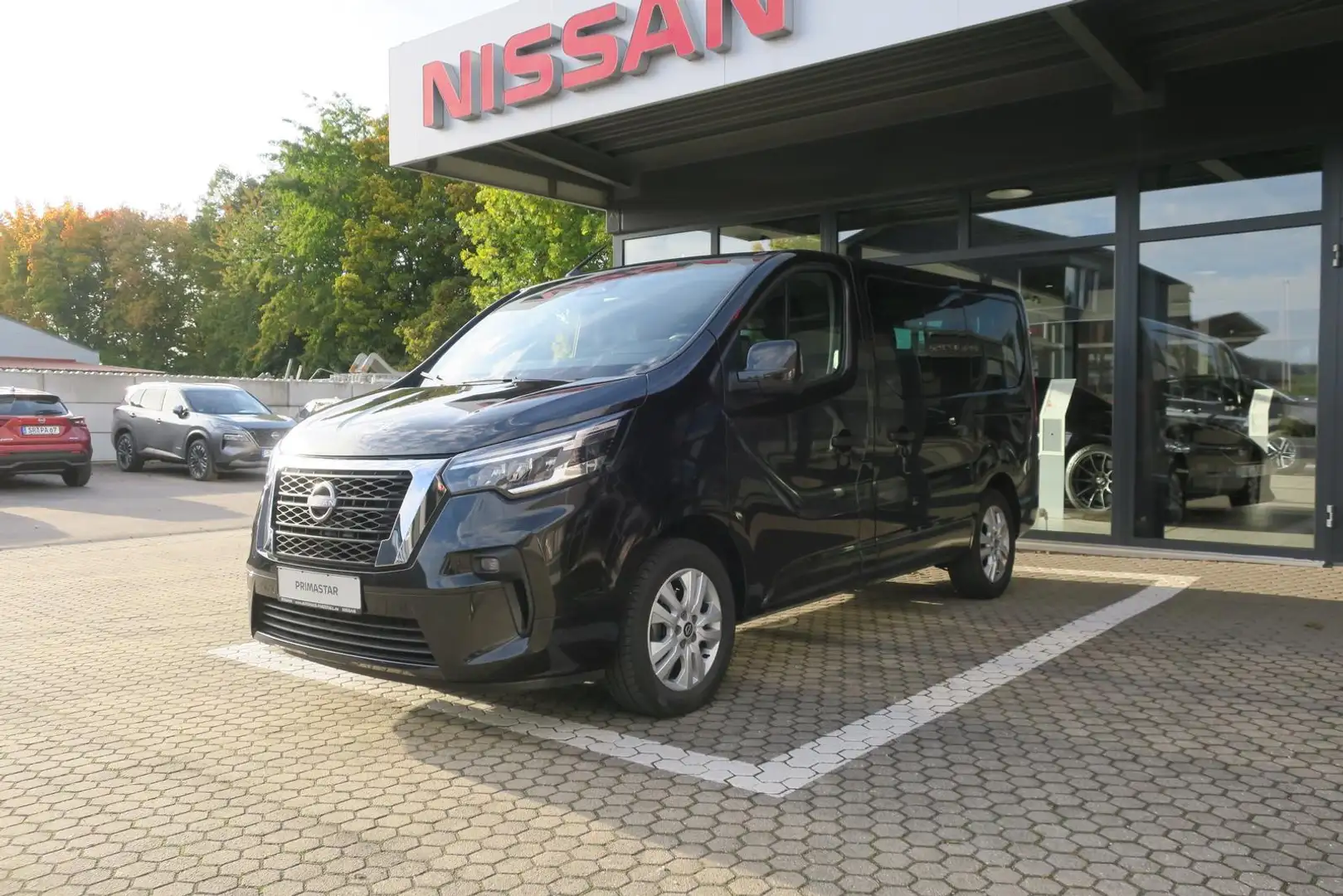 Nissan Primastar Kombi L1H1 dCi 170 DCT TEKNA 8-SITZER Czarny - 2