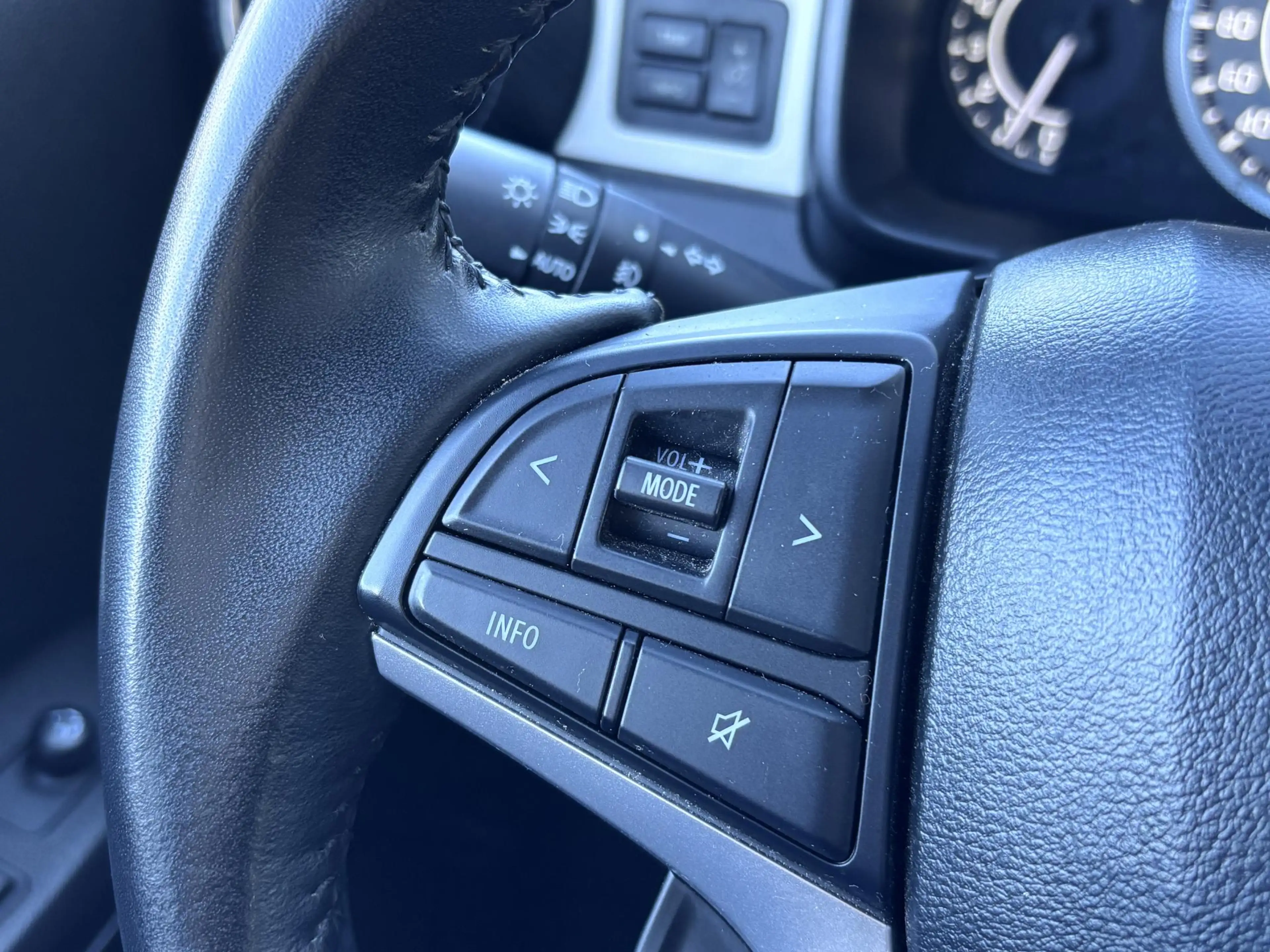 Suzuki Ignis 1.2 Smart Hybrid Style Clima/Navi/Carplay — photo 12