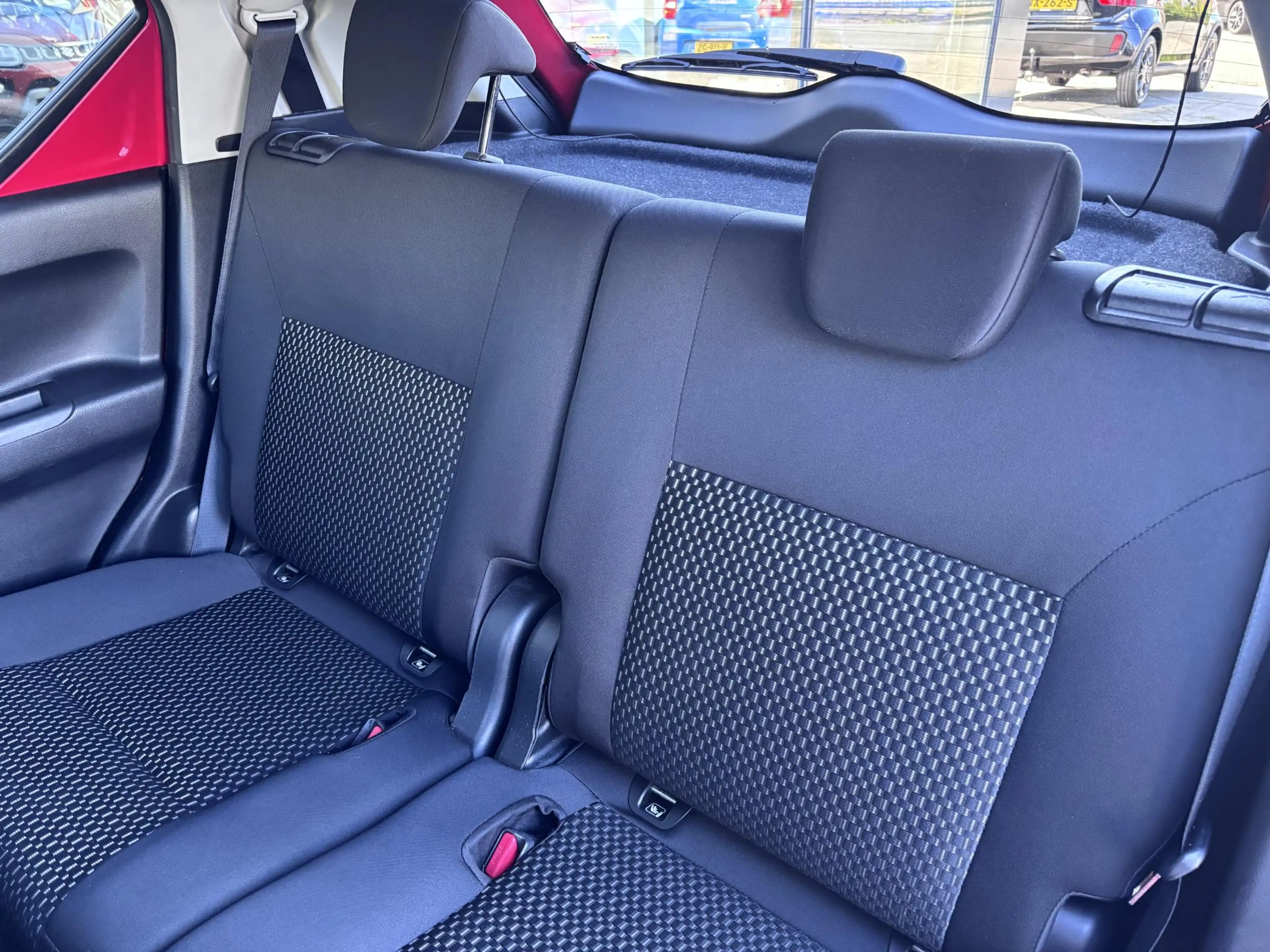 Suzuki Ignis 1.2 Smart Hybrid Style Clima/Navi/Carplay — photo 9