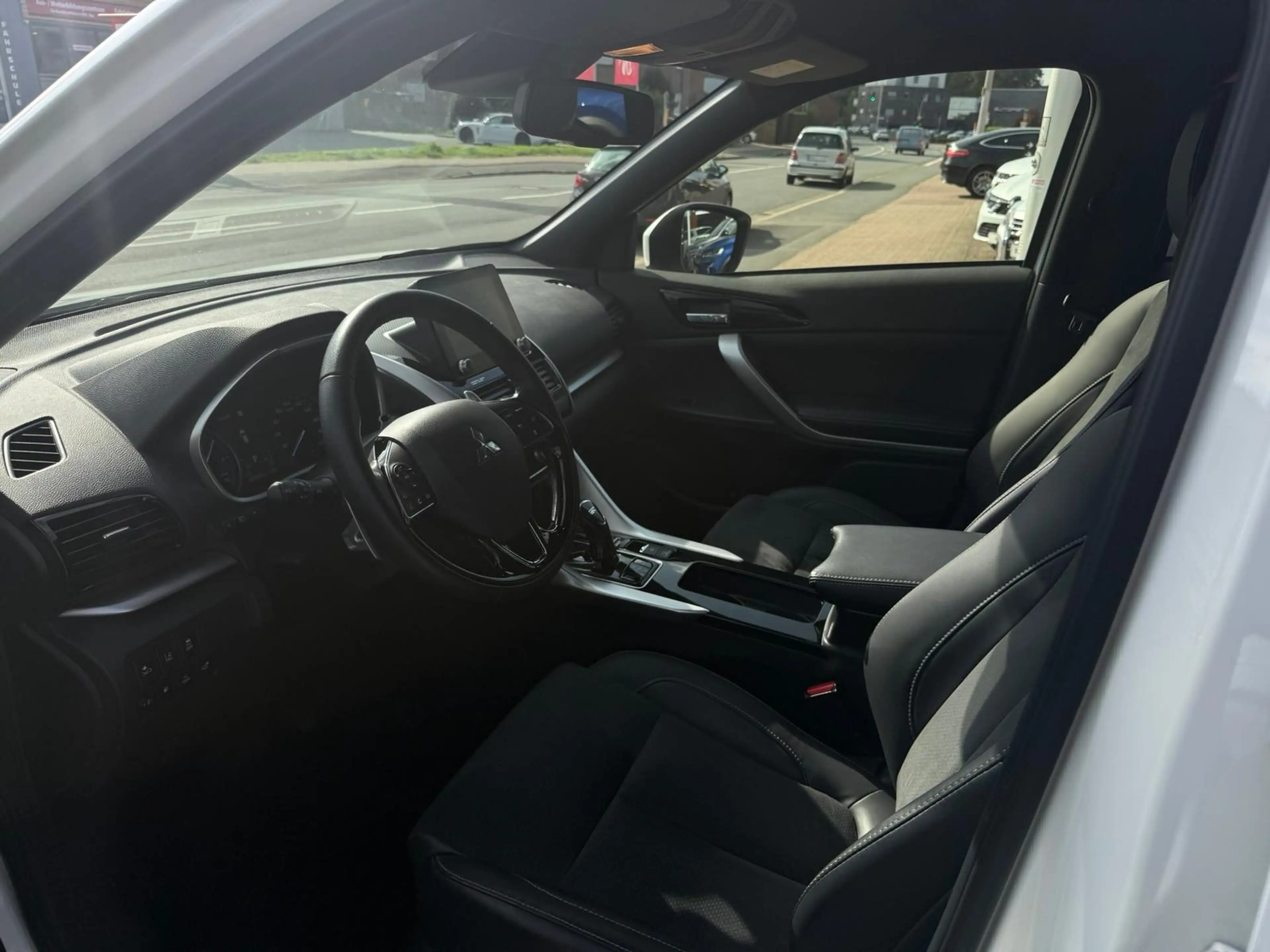 Mitsubishi Eclipse Cross PHEV Select *LED *360° *Navi *AHK — photo 8