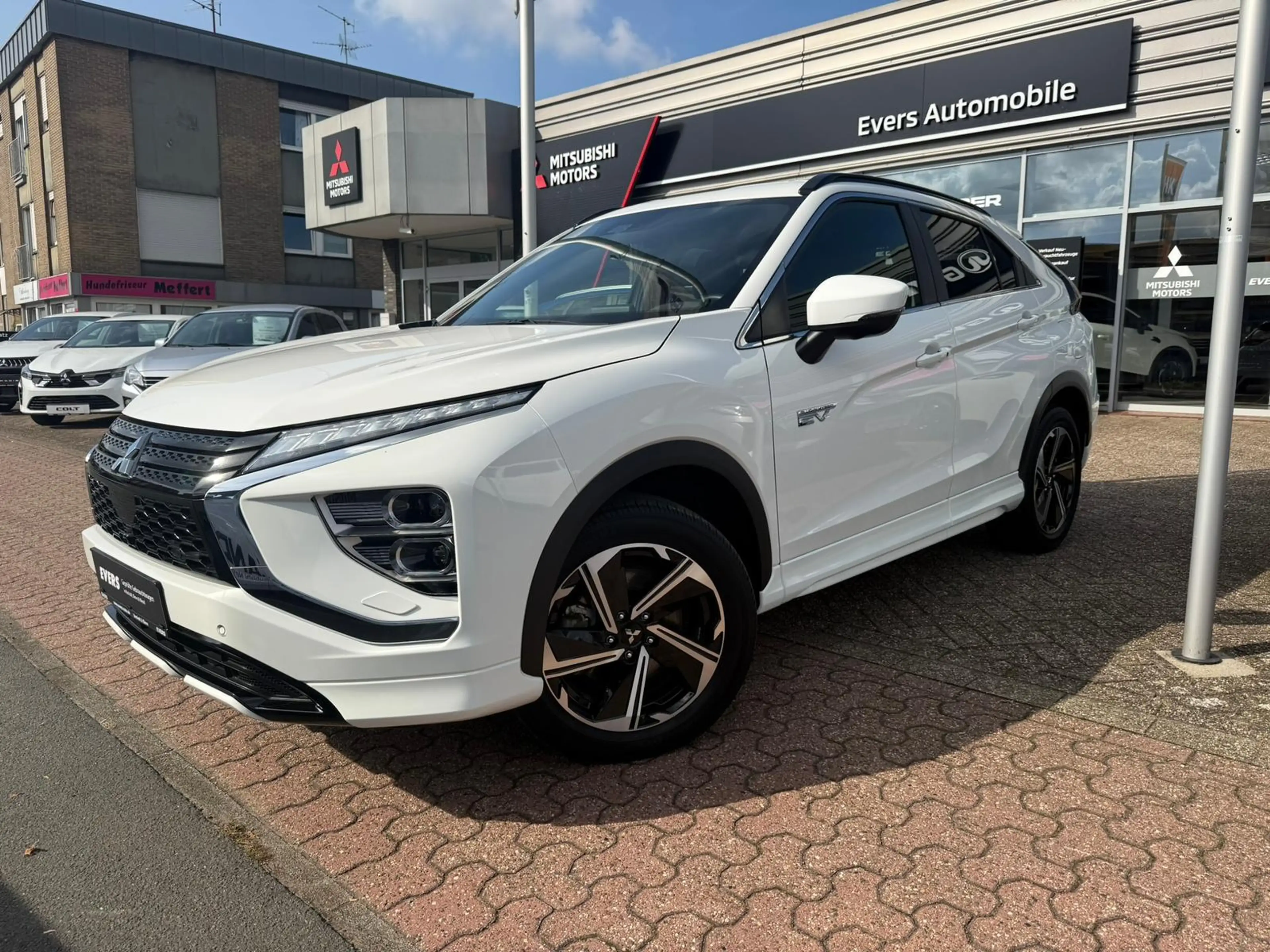 Mitsubishi Eclipse Cross PHEV Select *LED *360° *Navi *AHK — photo 2