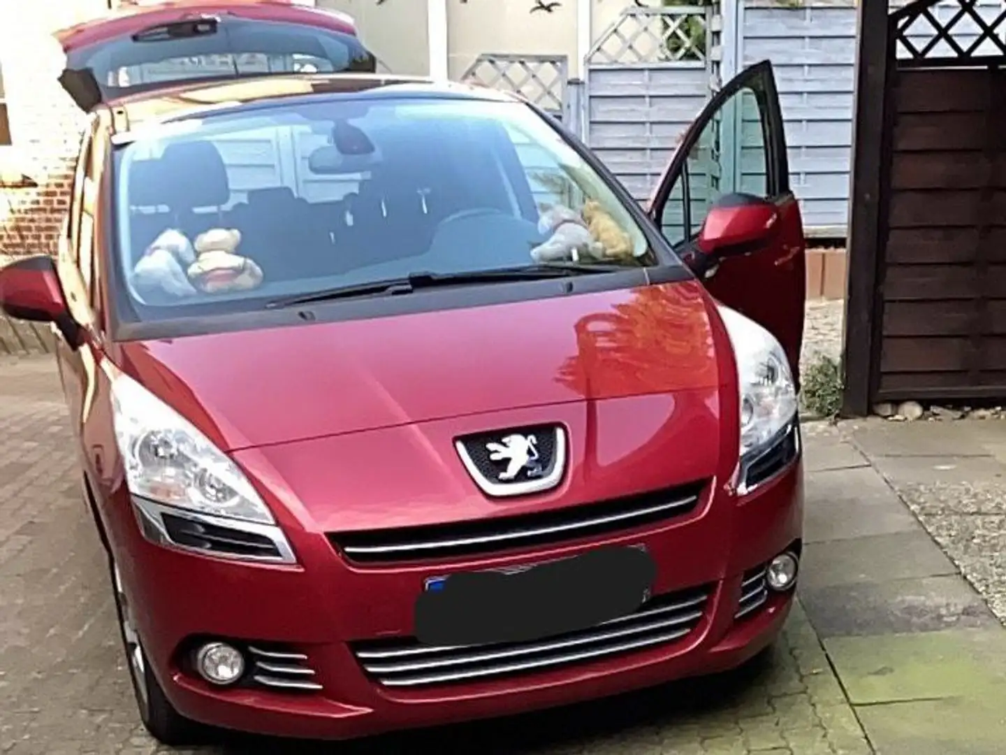 Peugeot 5008 5008+155+THP+Allure Red - 2