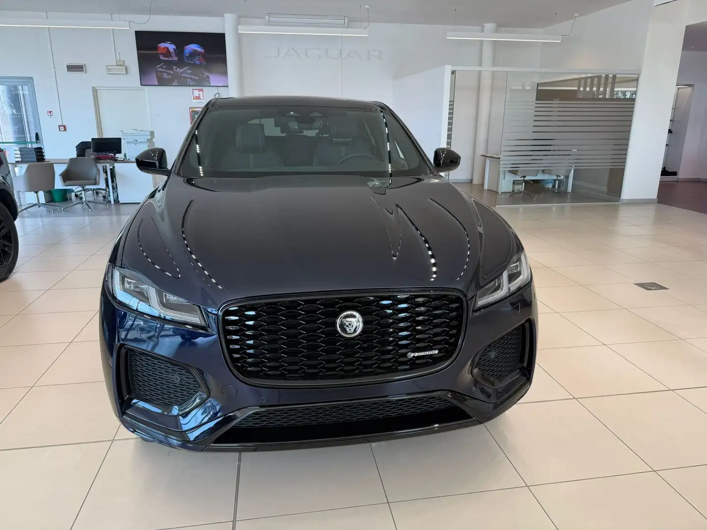 Jaguar F-Pace 2.0D 163CV AWD R-Dynamic S Modrá - 2