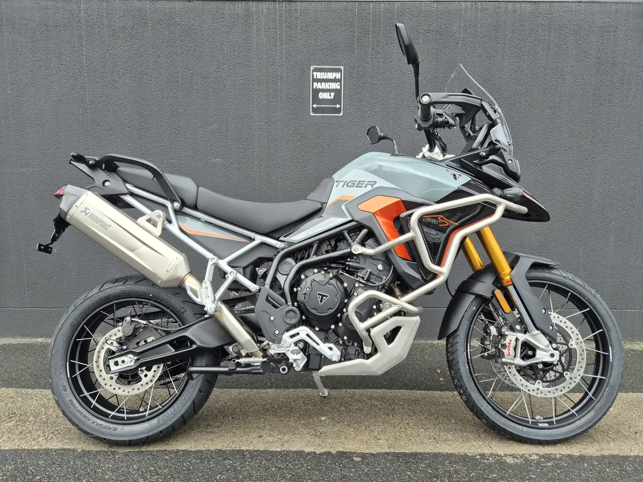 Triumph Tiger 900