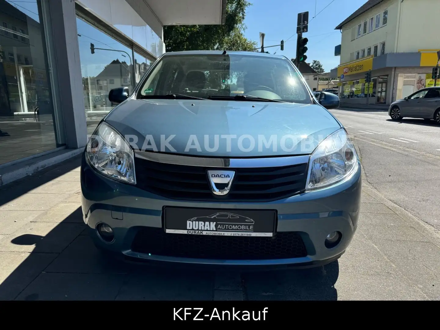 Dacia Sandero 1.2 16V 75 Eco2 Lauréate / HU 08/26 Blau - 1