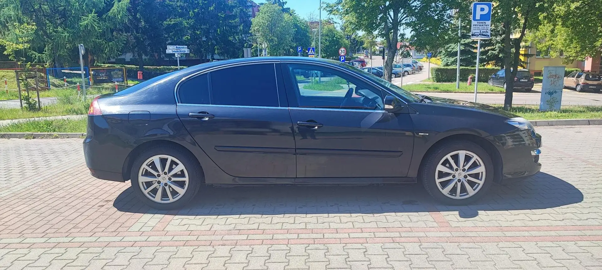 Renault Laguna Laguna 1.5 dCi Bose Edition FAP Zwart - 1