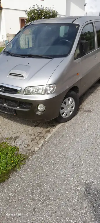 Hyundai Starex 2005 из Европы — купить под ключ
