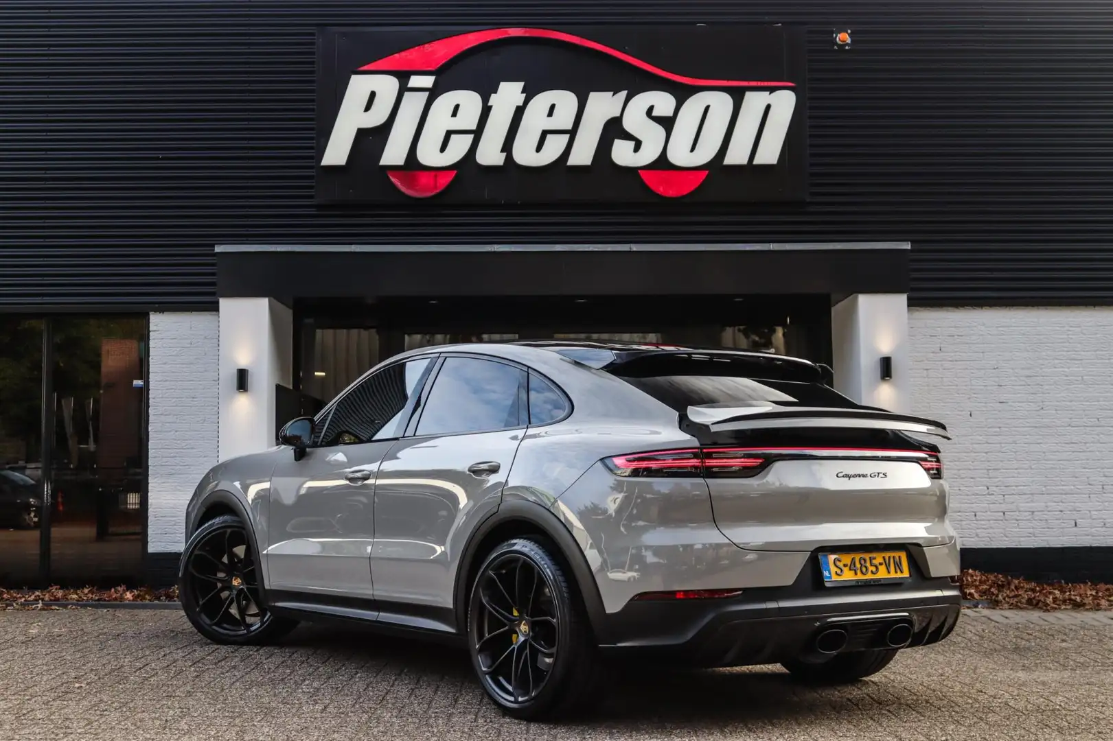 Porsche Cayenne Coupé 4.0 GTS TURBO GT CARBON SPORT CHRONO Grijs - 2