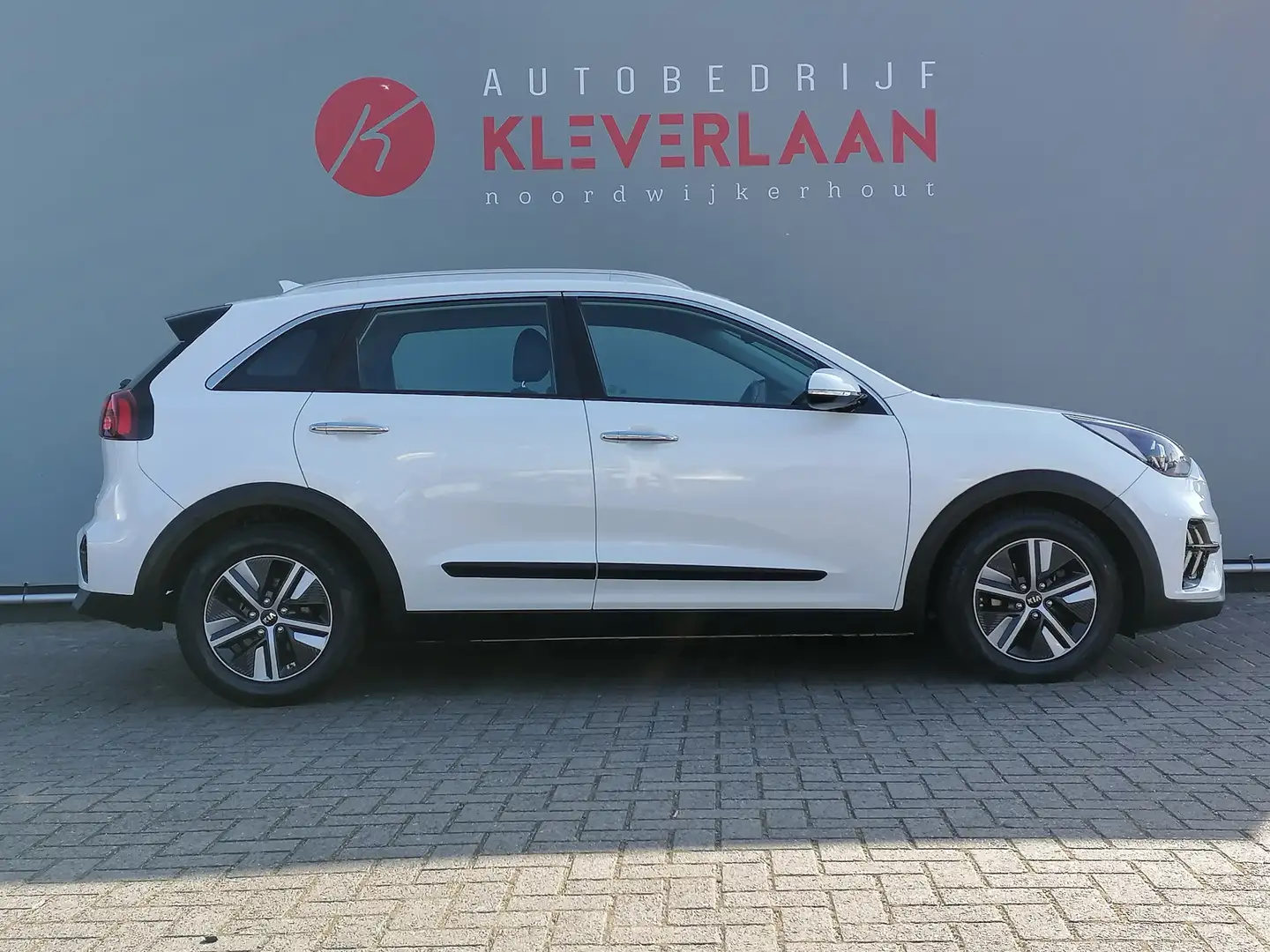 Kia Niro 1.6 GDi Hybrid Dynamicline | NAVI | CAMERA | AIRCO Wit - 2