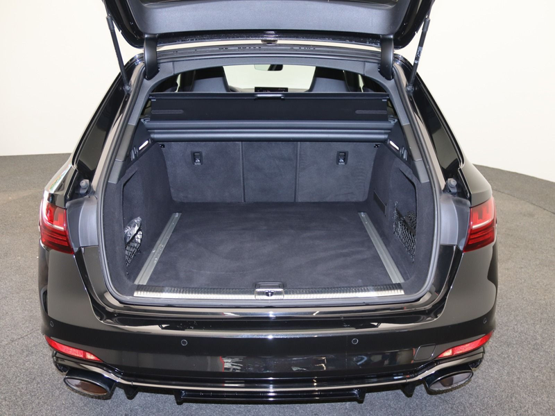 Audi RS4 TFSI quattro / Vmax280, Pano, Matrix — photo 6