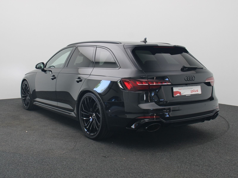 Audi RS4 TFSI quattro / Vmax280, Pano, Matrix — photo 4