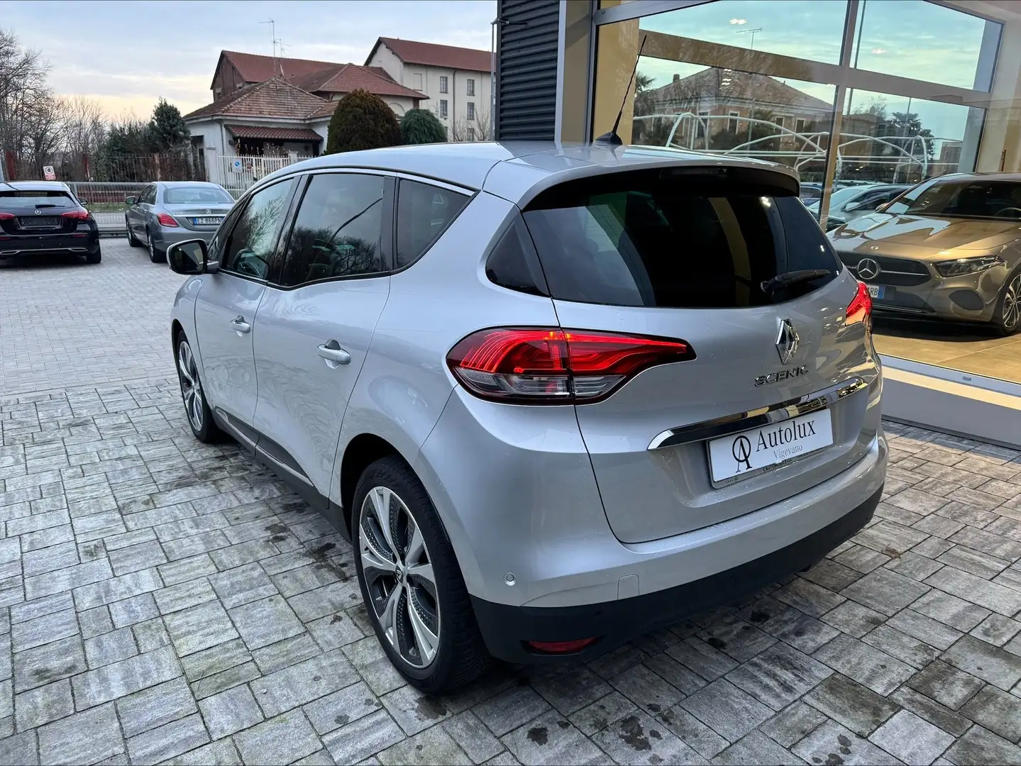 Renault Scenic Scenic IV 2017 1.5 dci energy Business 110cv Silber - 2