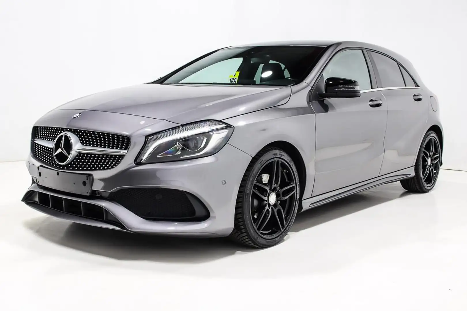 Mercedes-Benz A 180 D - BVA - AMG CUIR/ALC - LAD - CAM - GPS - 18 Gris - 2