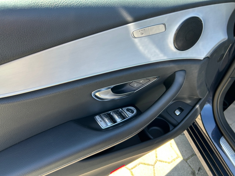 Mercedes-Benz E 220 d T Avantgarde/LED/HUD/Distronic/360°K/ — photo 9