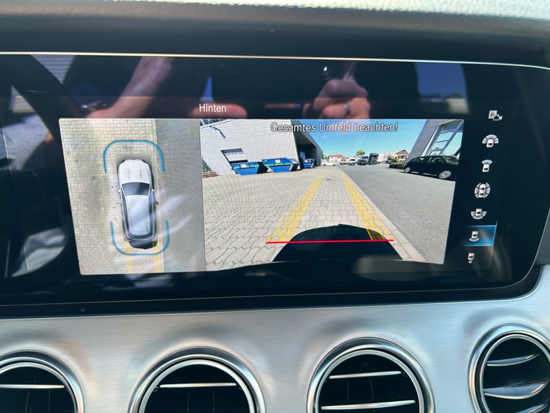 Mercedes-Benz E 220 d T Avantgarde/LED/HUD/Distronic/360°K/ — photo 11