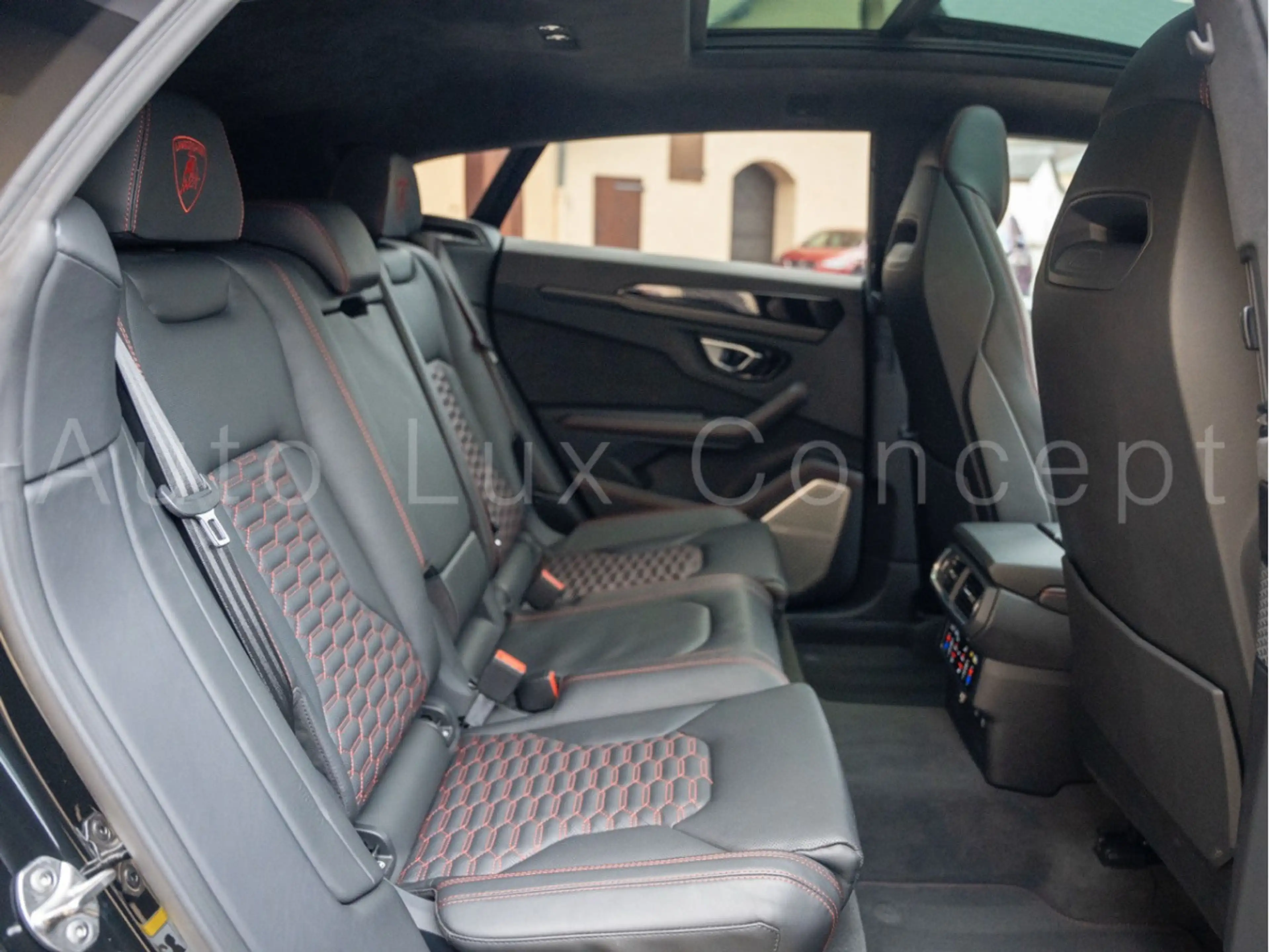 Lamborghini Urus Pano/B&O/ParkAssist/AHK/Q-Citura/Sitzbelüftung — photo 8