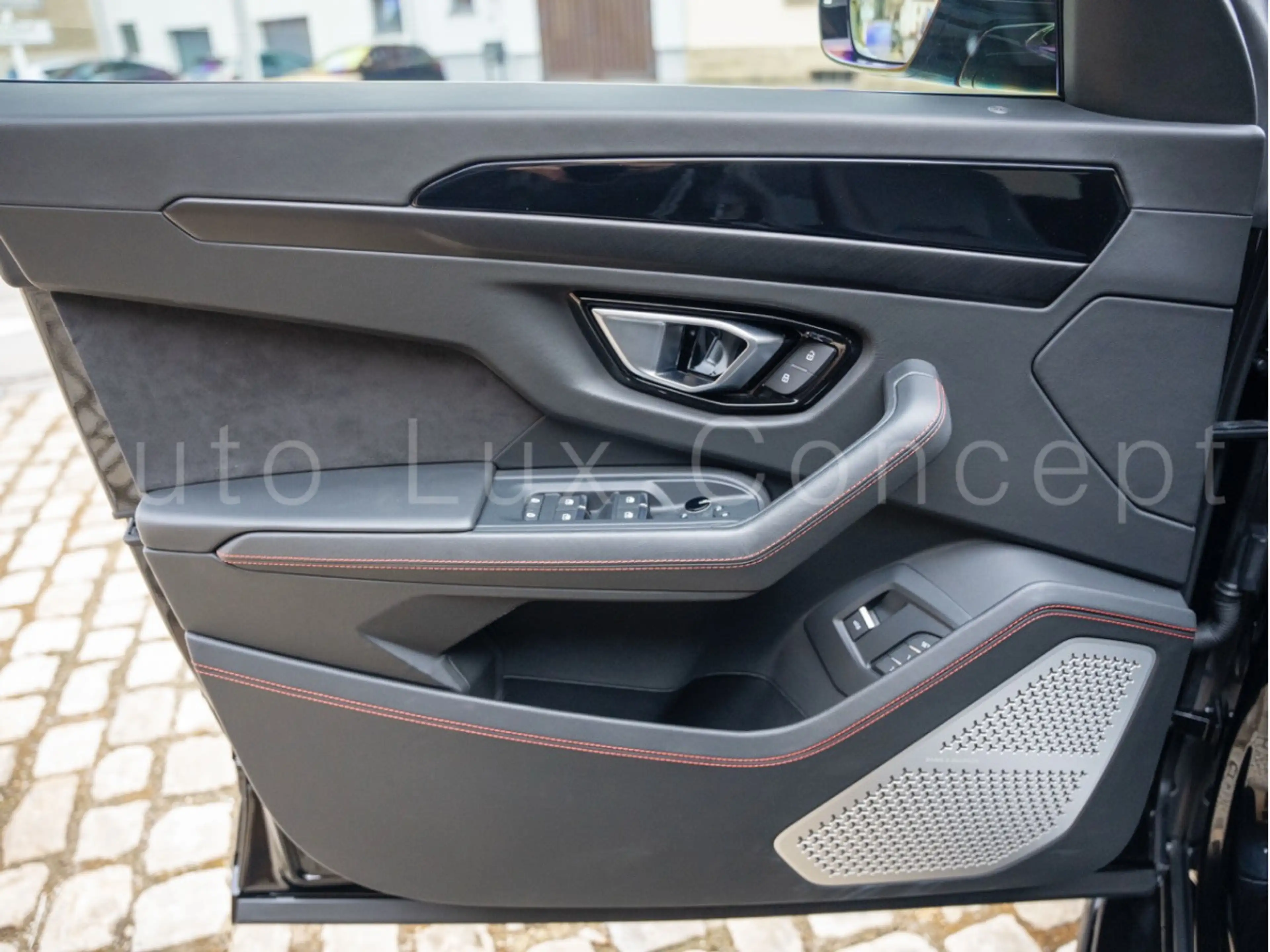 Lamborghini Urus Pano/B&O/ParkAssist/AHK/Q-Citura/Sitzbelüftung — photo 10