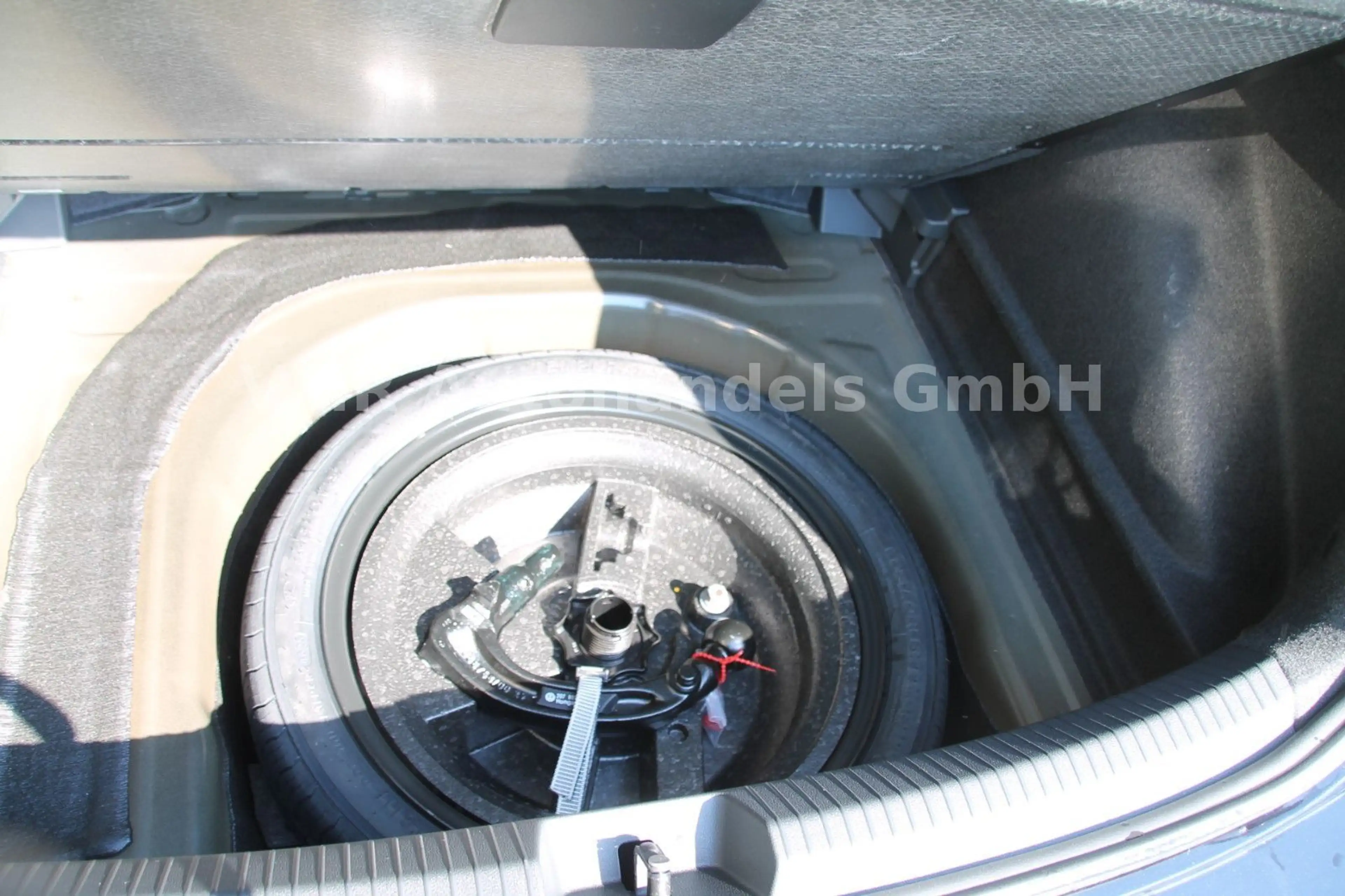 Volkswagen Taigo 1.5 TSI DSG R-Line *5J.Gar.*AHK*18"*Kamera — photo 10