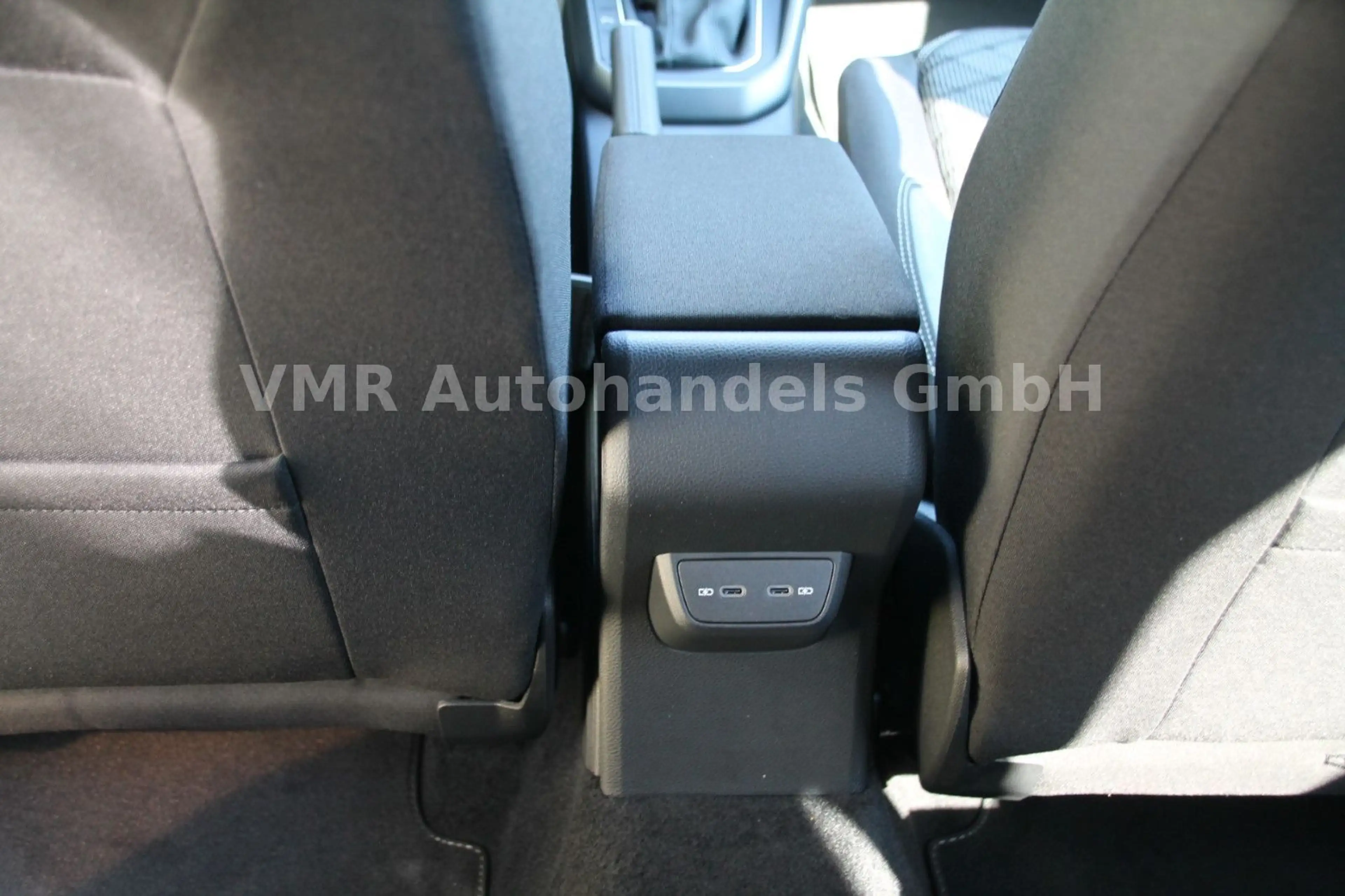 Volkswagen Taigo 1.5 TSI DSG R-Line *5J.Gar.*AHK*18"*Kamera — photo 14