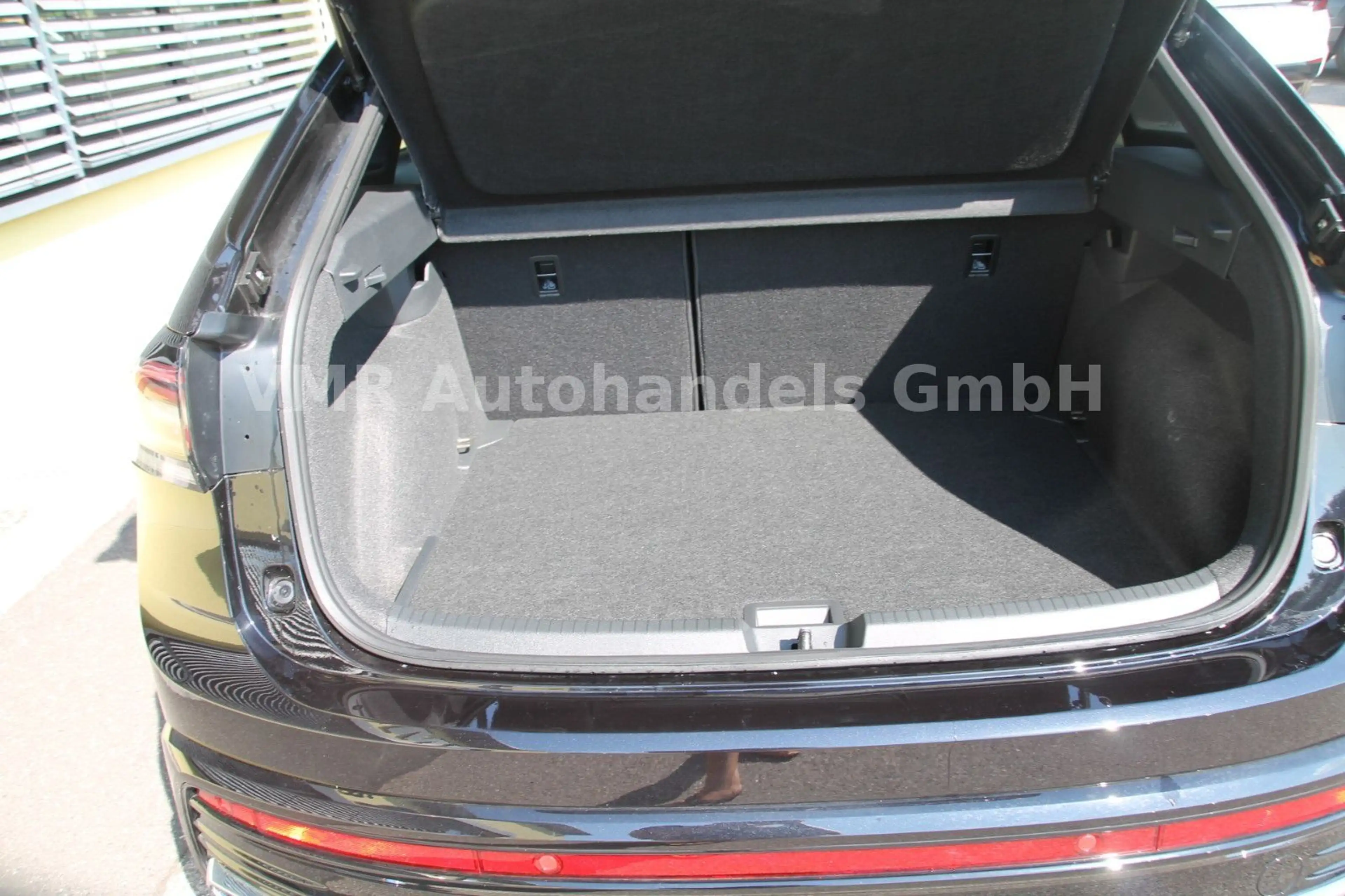 Volkswagen Taigo 1.5 TSI DSG R-Line *5J.Gar.*AHK*18"*Kamera — photo 9