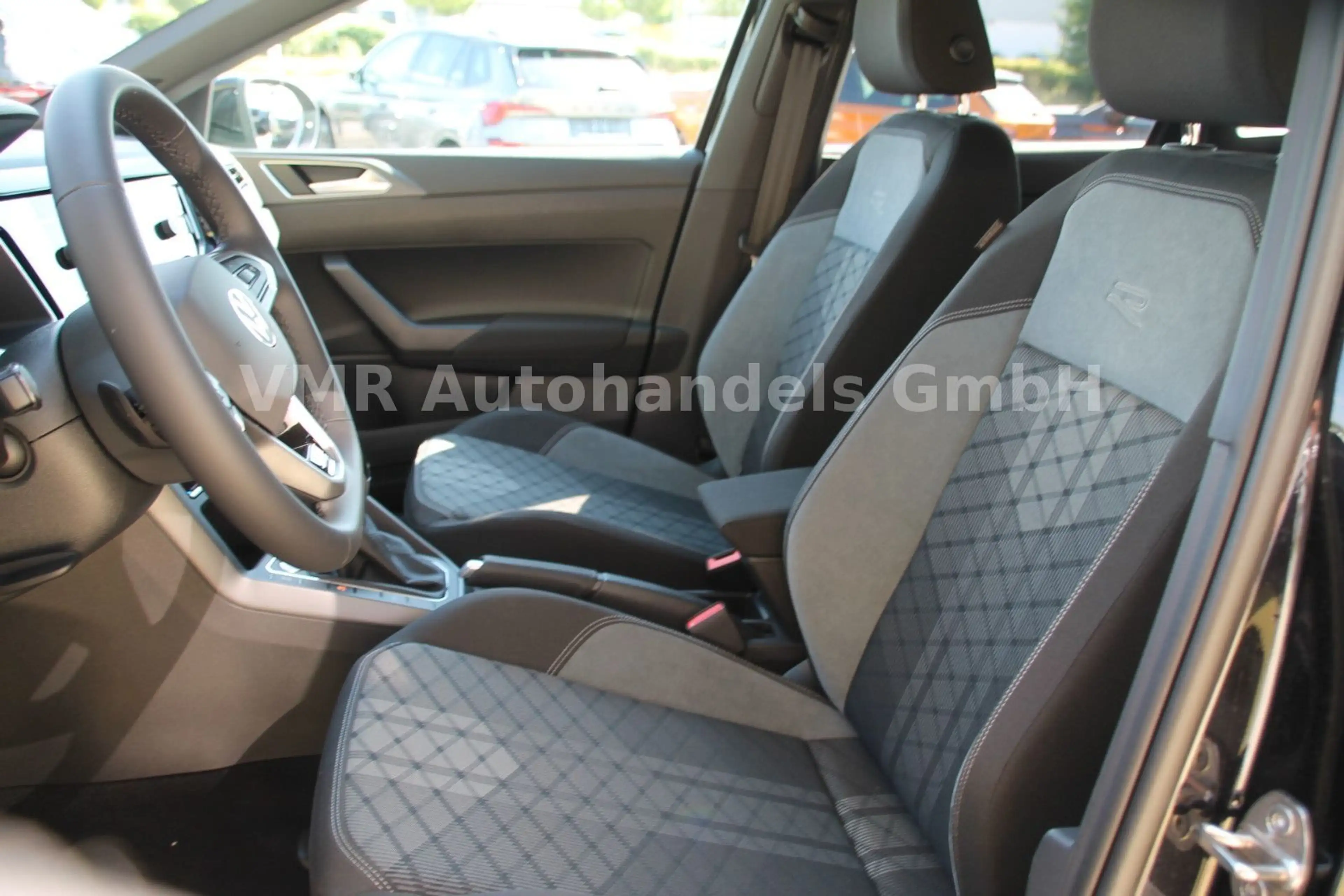 Volkswagen Taigo 1.5 TSI DSG R-Line *5J.Gar.*AHK*18"*Kamera — photo 12