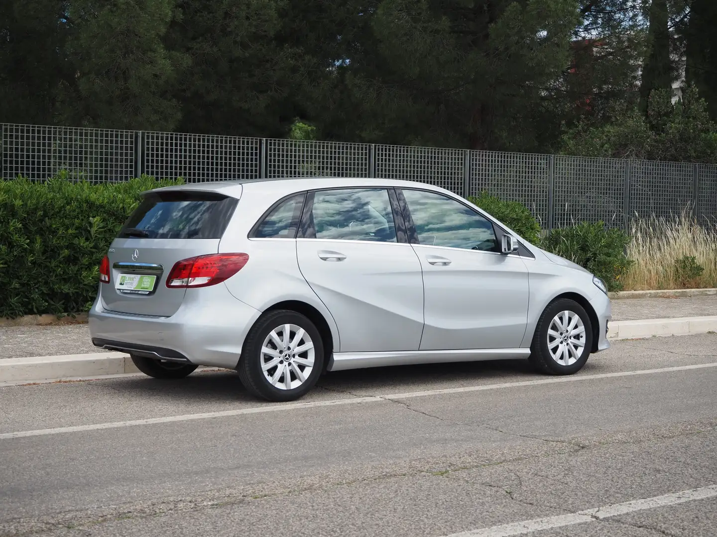 Mercedes-Benz B 180 Business auto Silber - 2