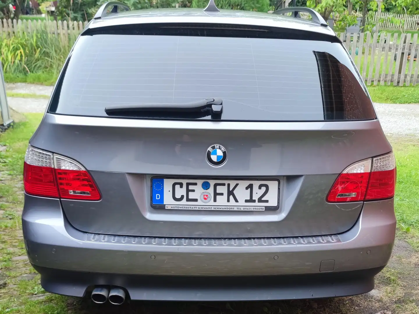 BMW 525 525d xDrive Touring Aut. Grau - 2