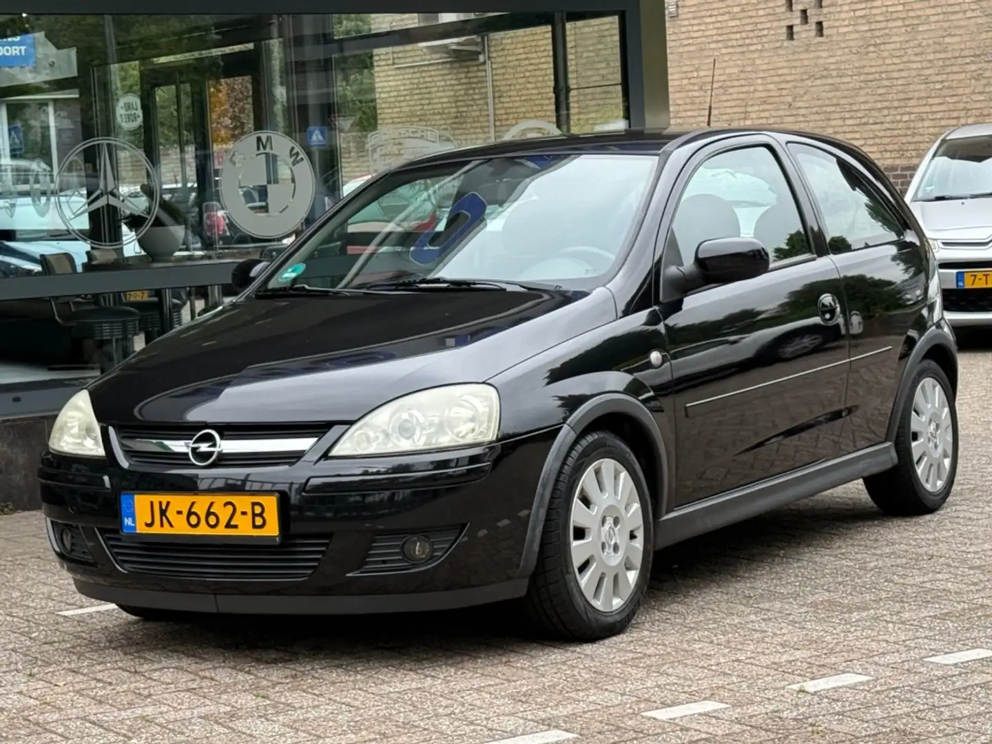 Opel Corsa 1.2-16V Sport Airco *keurige staat* Zwart - 2