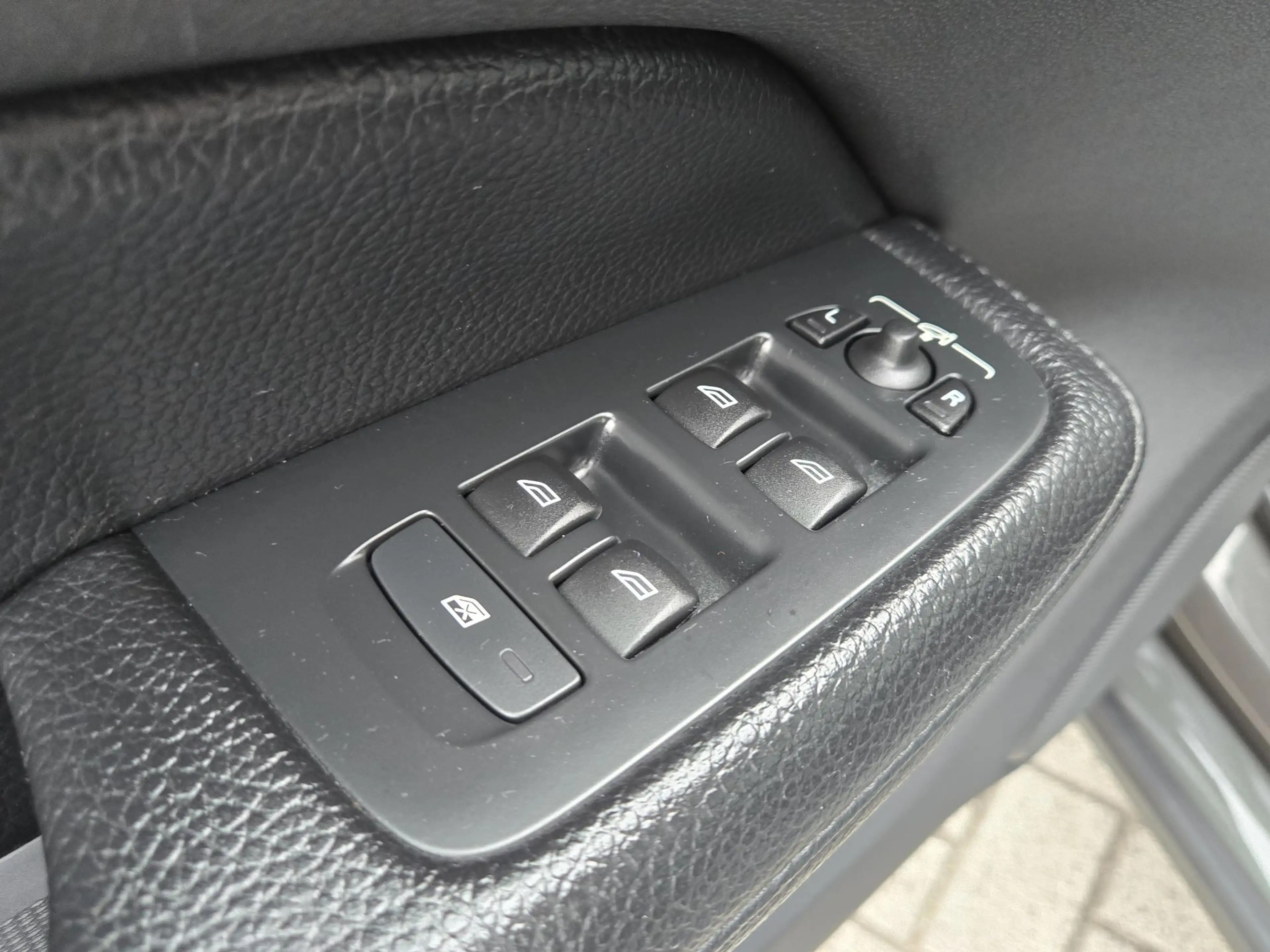 Volvo V60 2.0 B3 Inscription | Trekhaak| Comfort Stoelen| De — photo 32