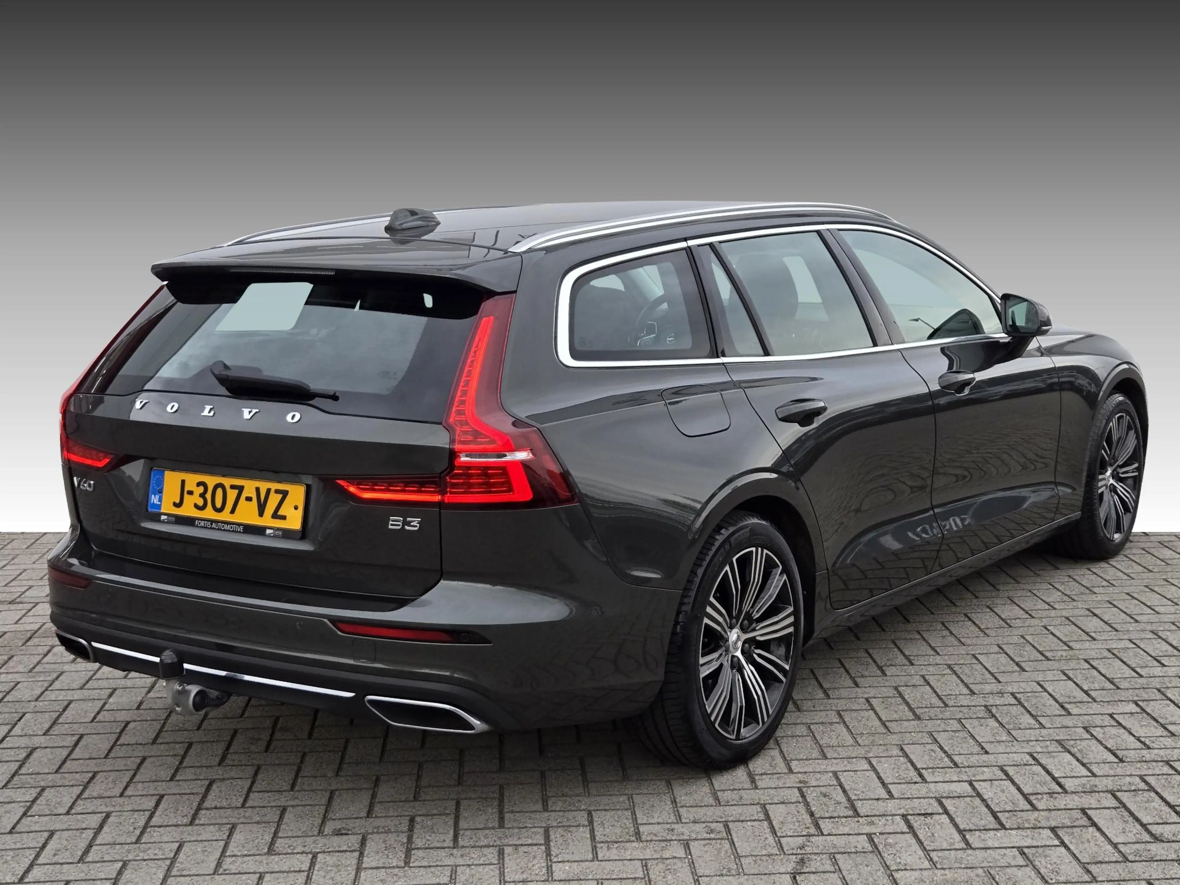 Volvo V60 2.0 B3 Inscription | Trekhaak| Comfort Stoelen| De — photo 2