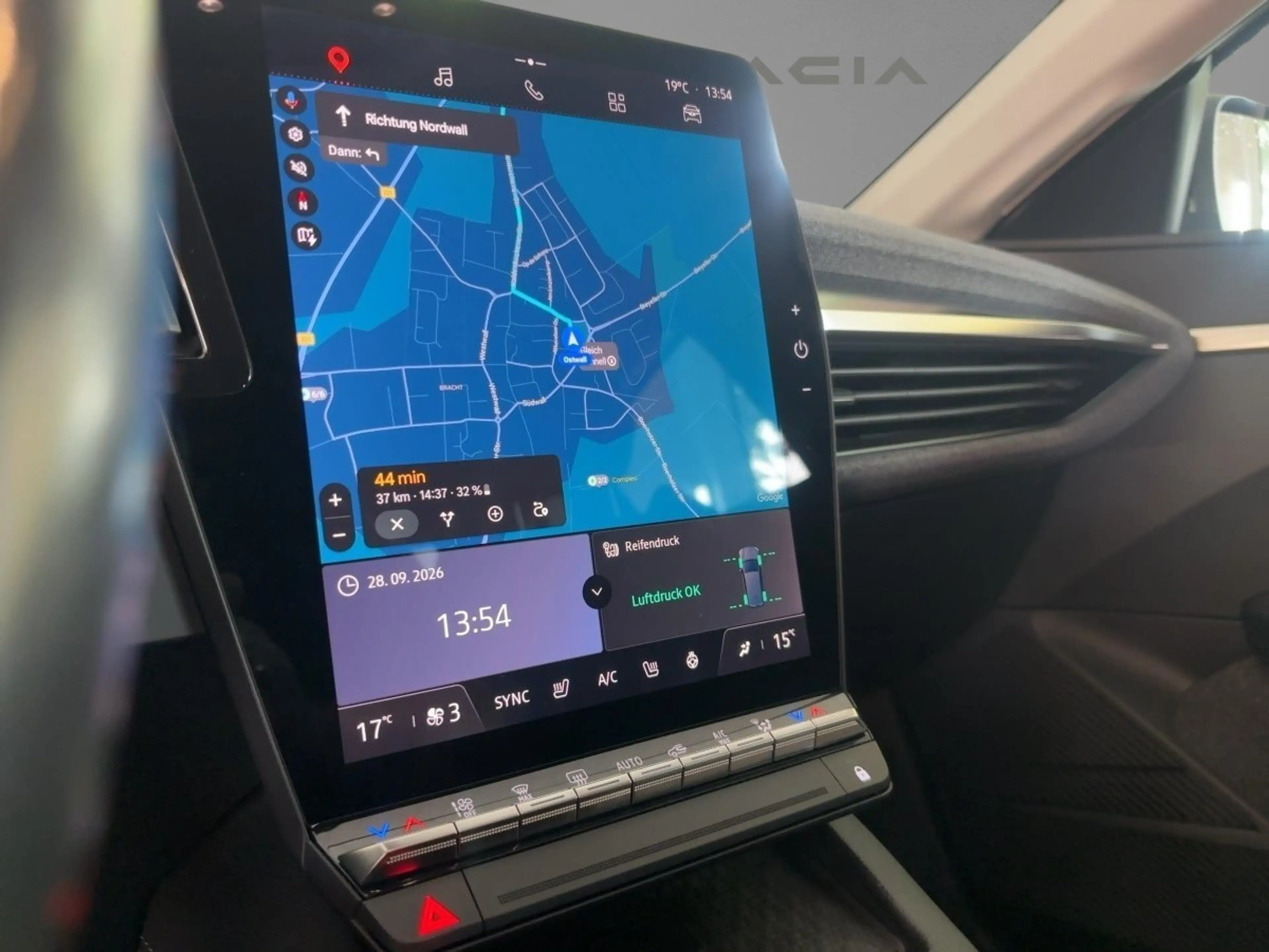 Renault Megane E-Tech EV60 220 Evolution — photo 5