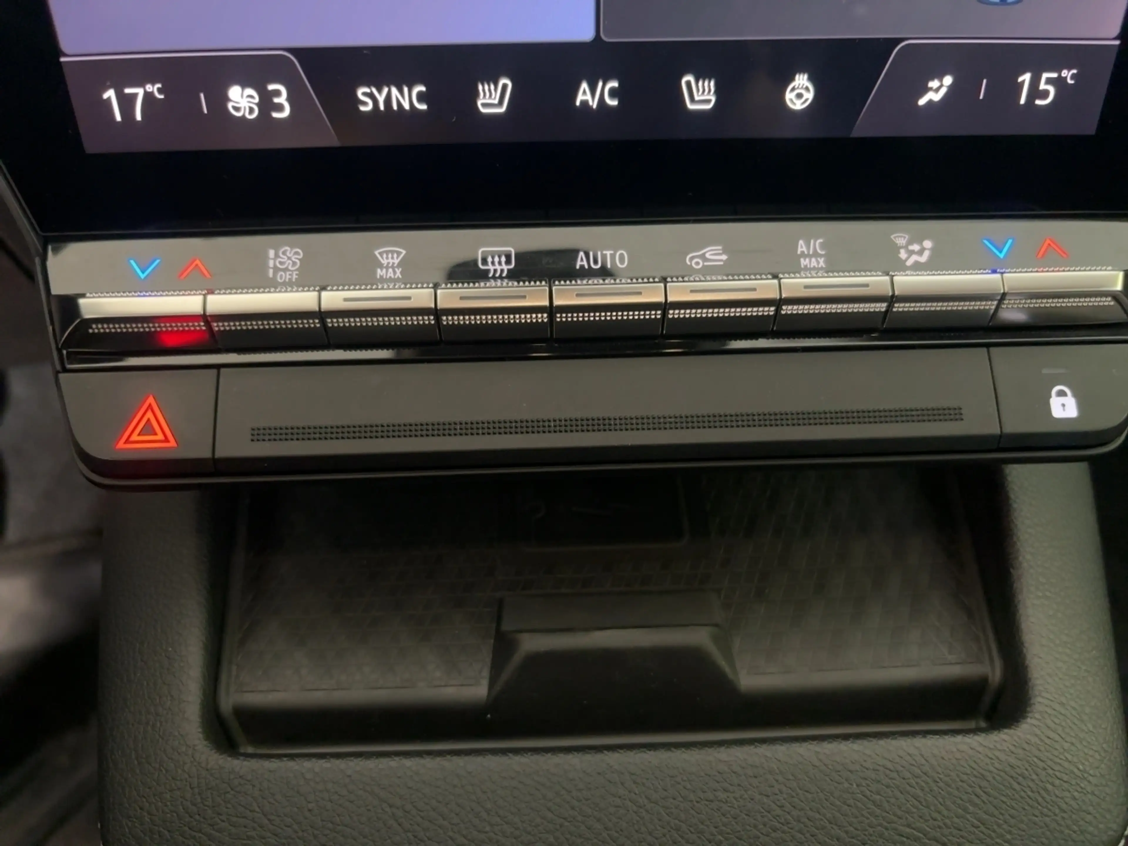Renault Megane E-Tech EV60 220 Evolution — photo 10