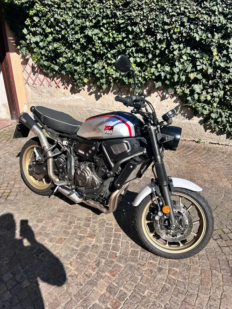 Yamaha XSR 700 abs - 1