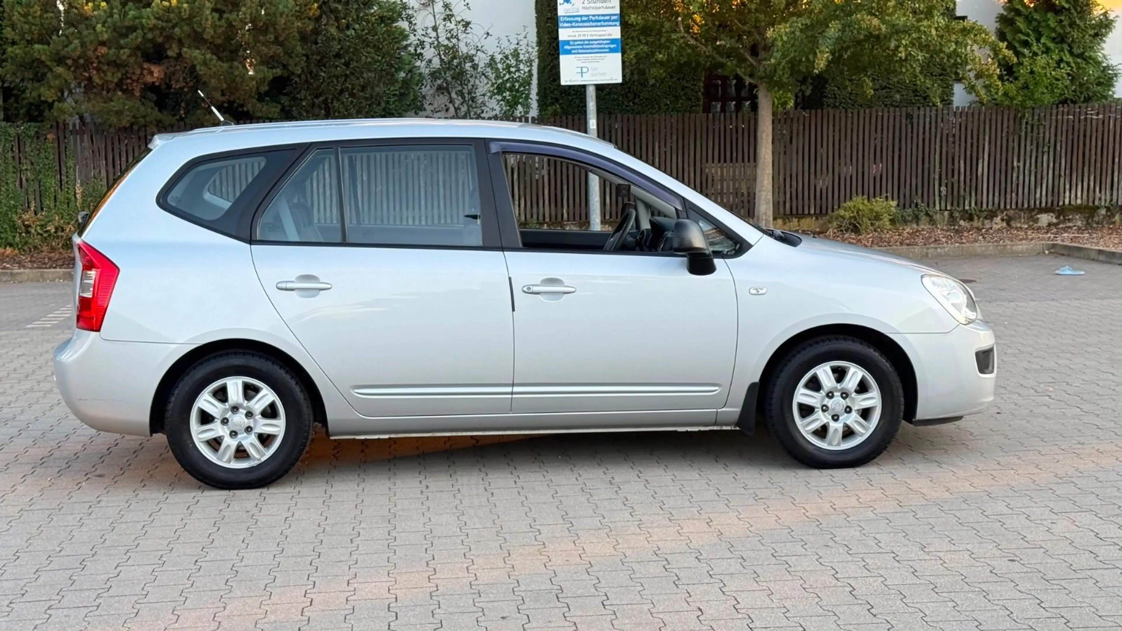 Kia Carens LX Basis/KLIMA/TÜV NEU/WENIG KM/ — photo 14