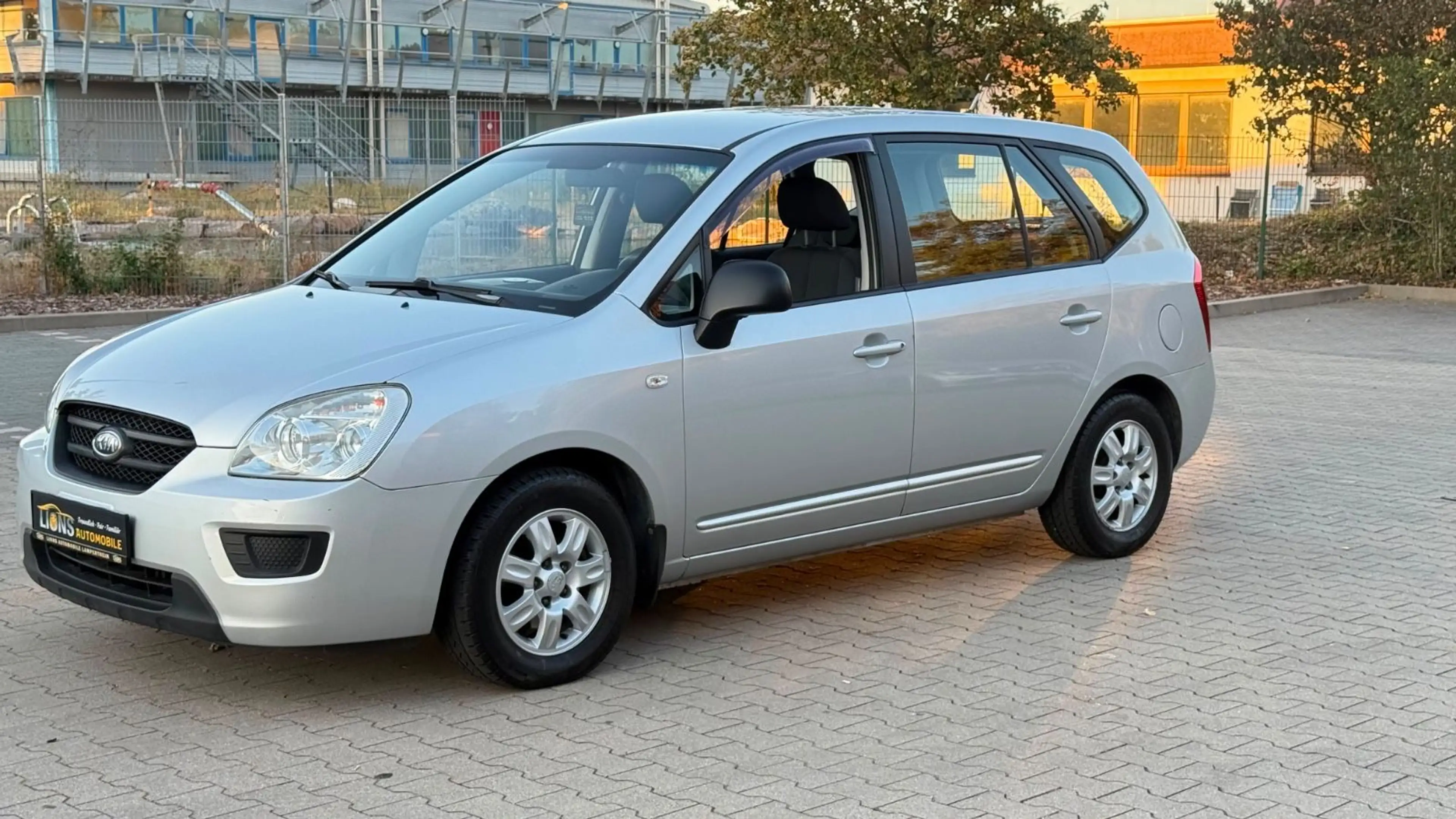 Kia Carens LX Basis/KLIMA/TÜV NEU/WENIG KM/ — photo 7