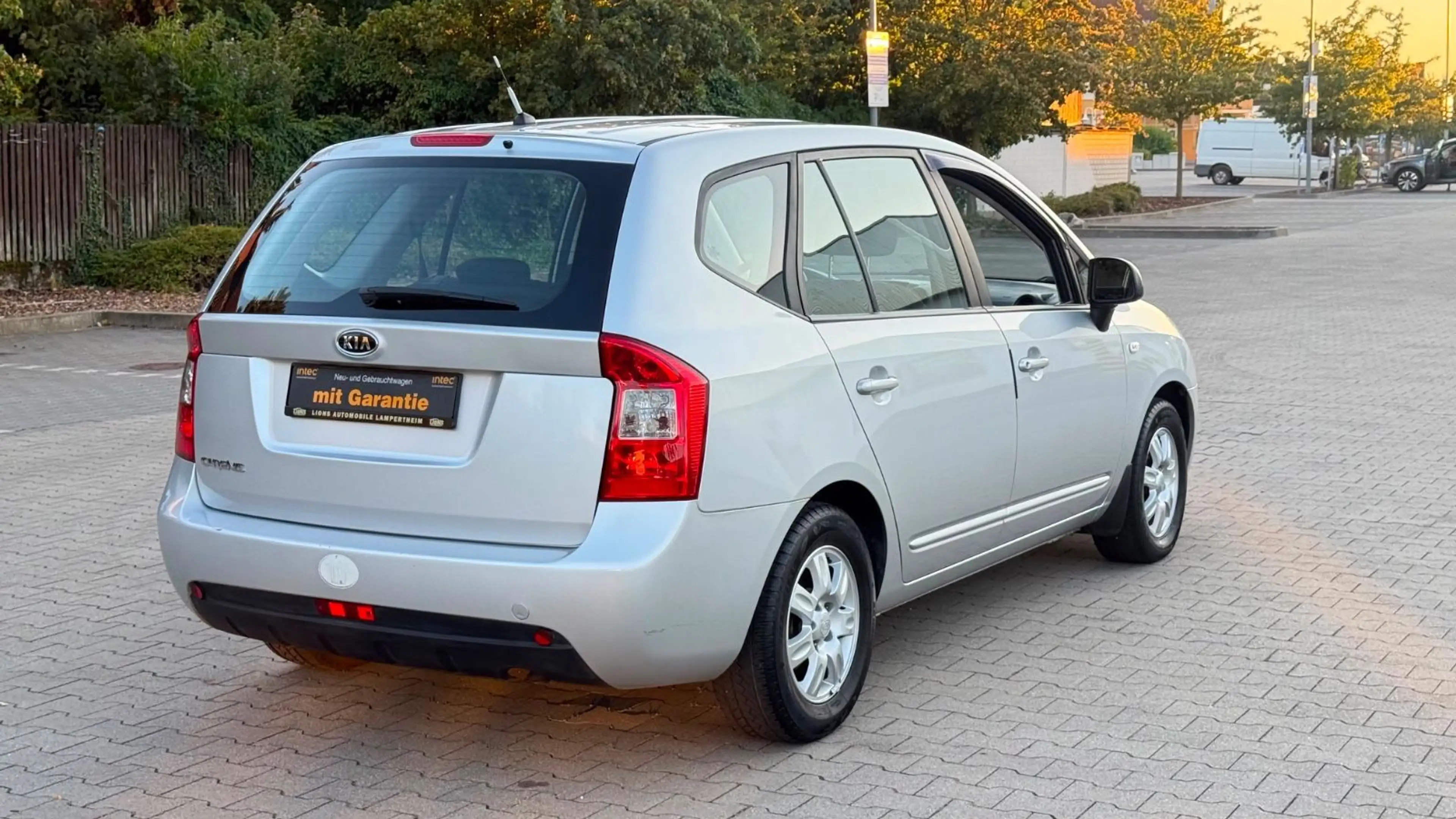 Kia Carens LX Basis/KLIMA/TÜV NEU/WENIG KM/ — photo 12