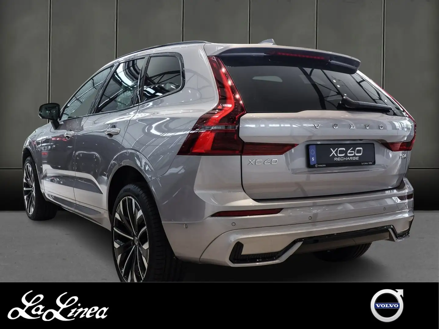 Volvo XC60 T8 Recharge AWD Ultra Dark NP:92.800,-//B&W//LU... Silber - 2