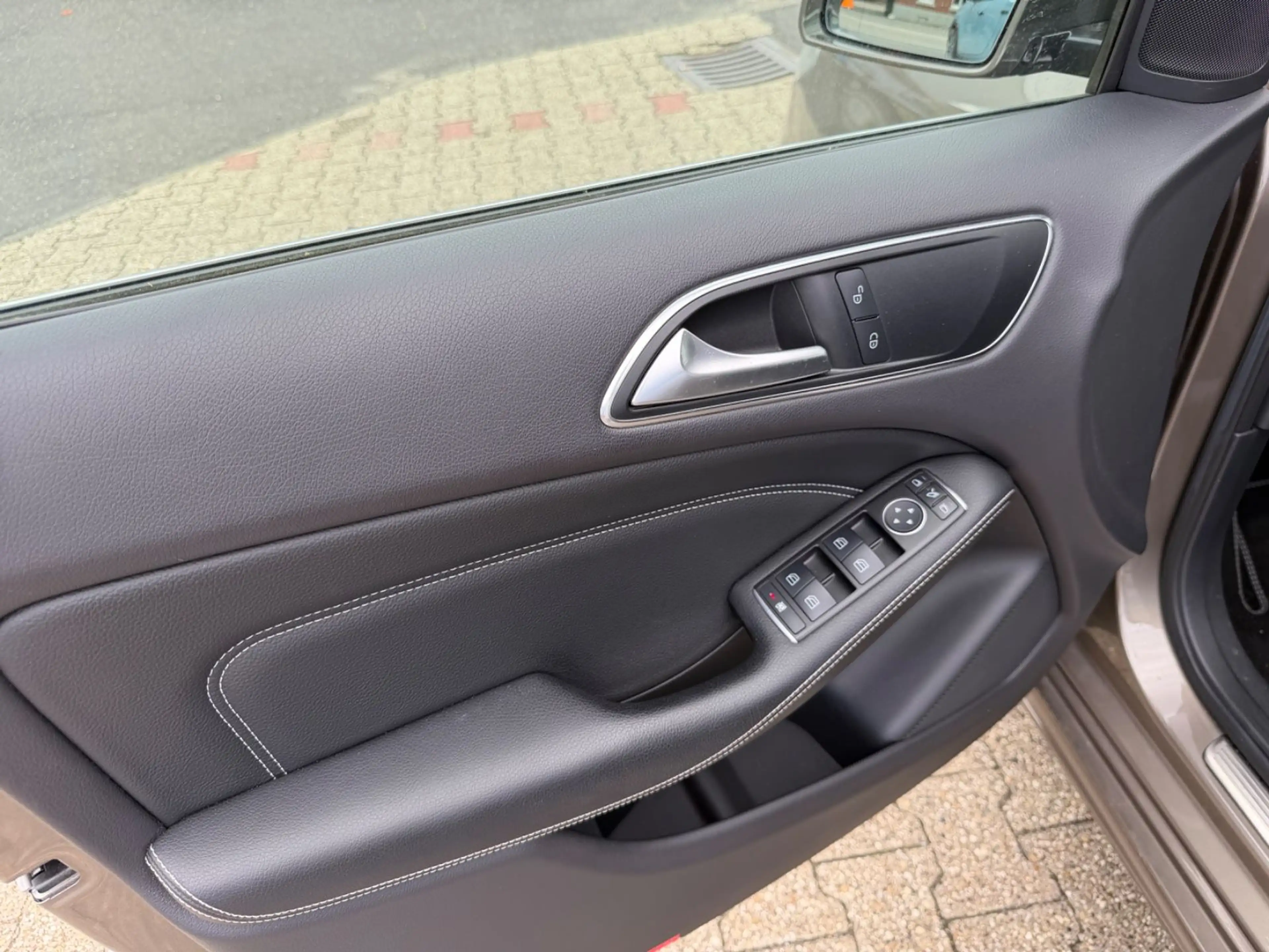 Mercedes-Benz B 180 CDI ILS NAVI LEDER SITZHZG TOTWINKEL PDC — photo 13